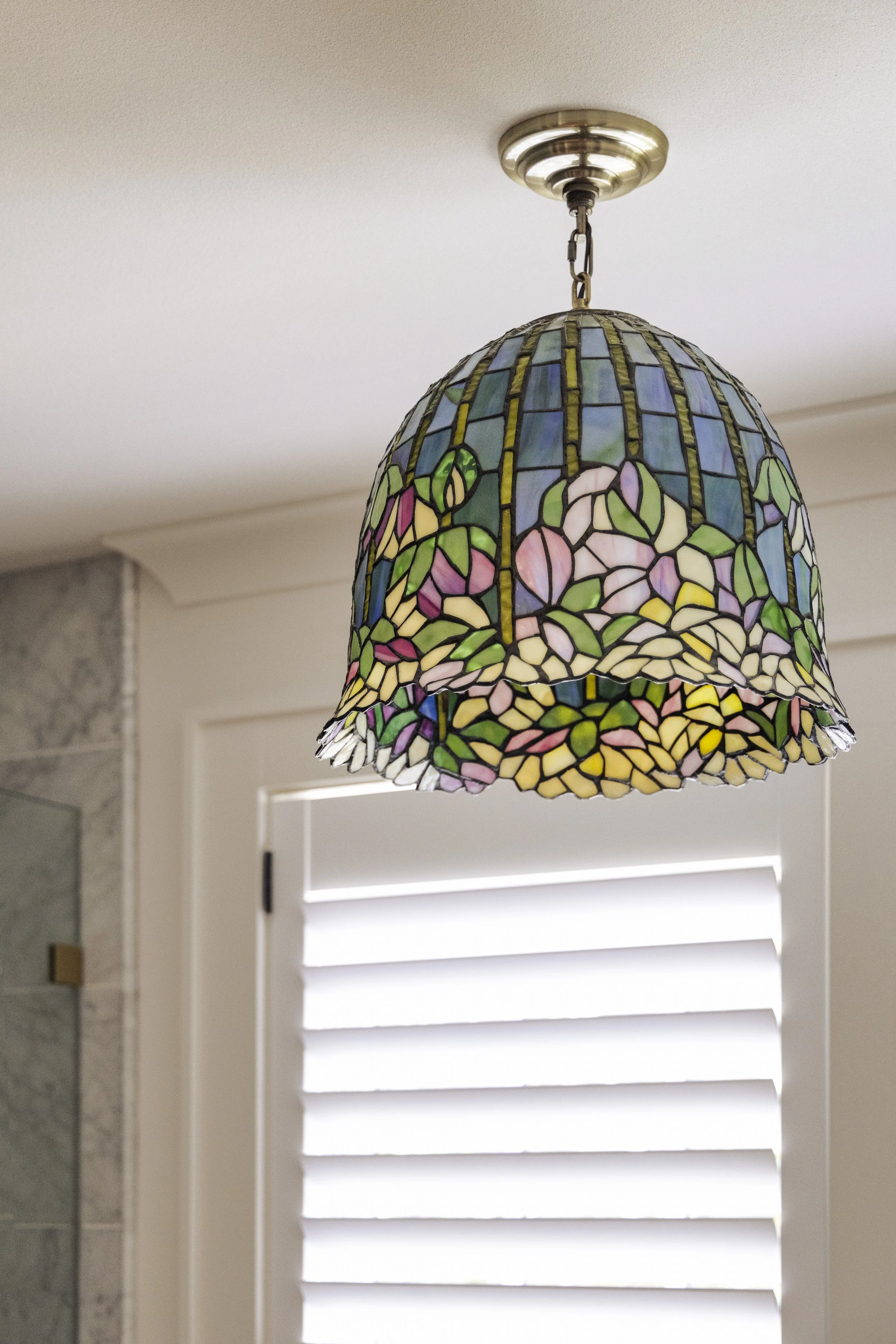 Tiffany Light Fixture over Master Tub.jpg