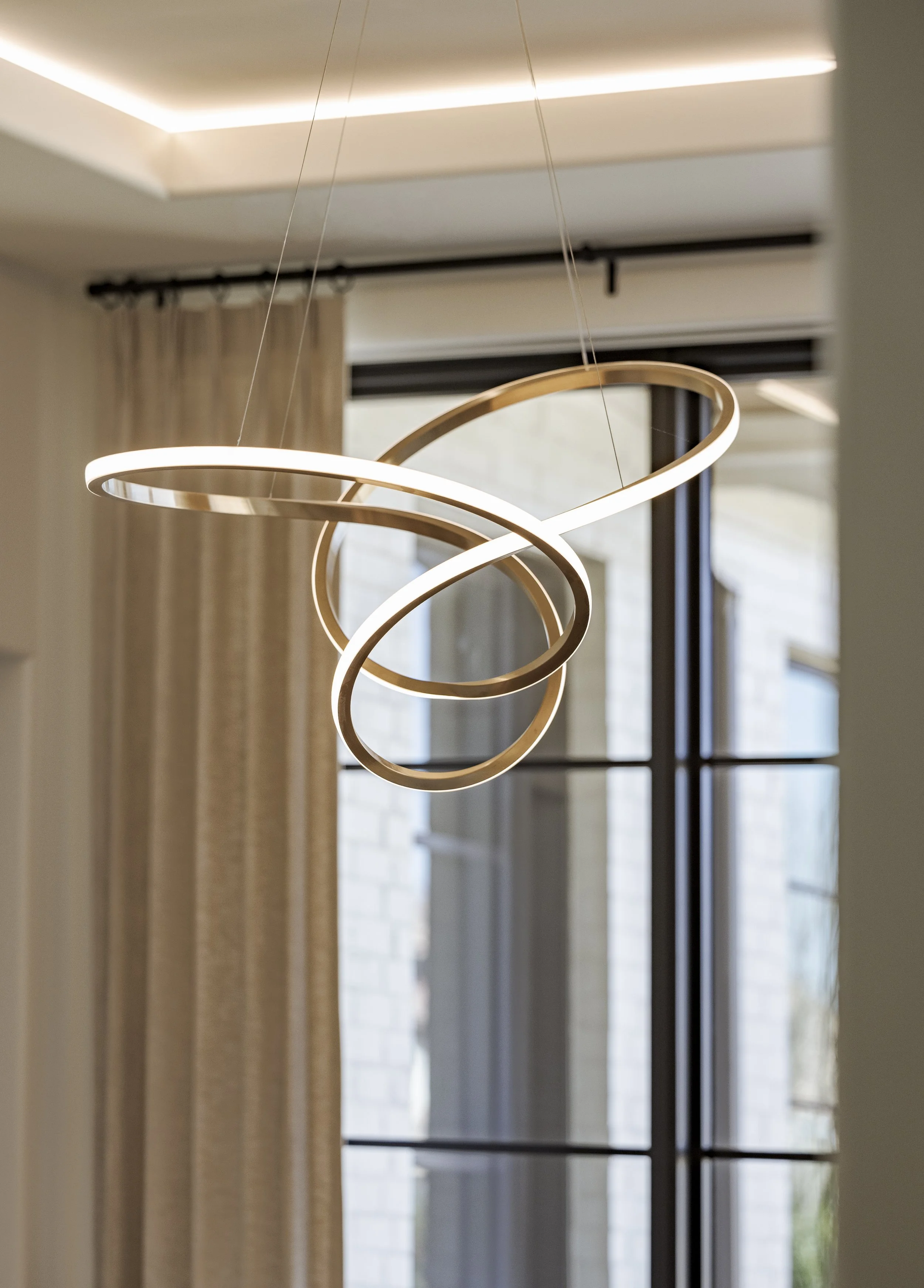 Lighting in breakfast nook