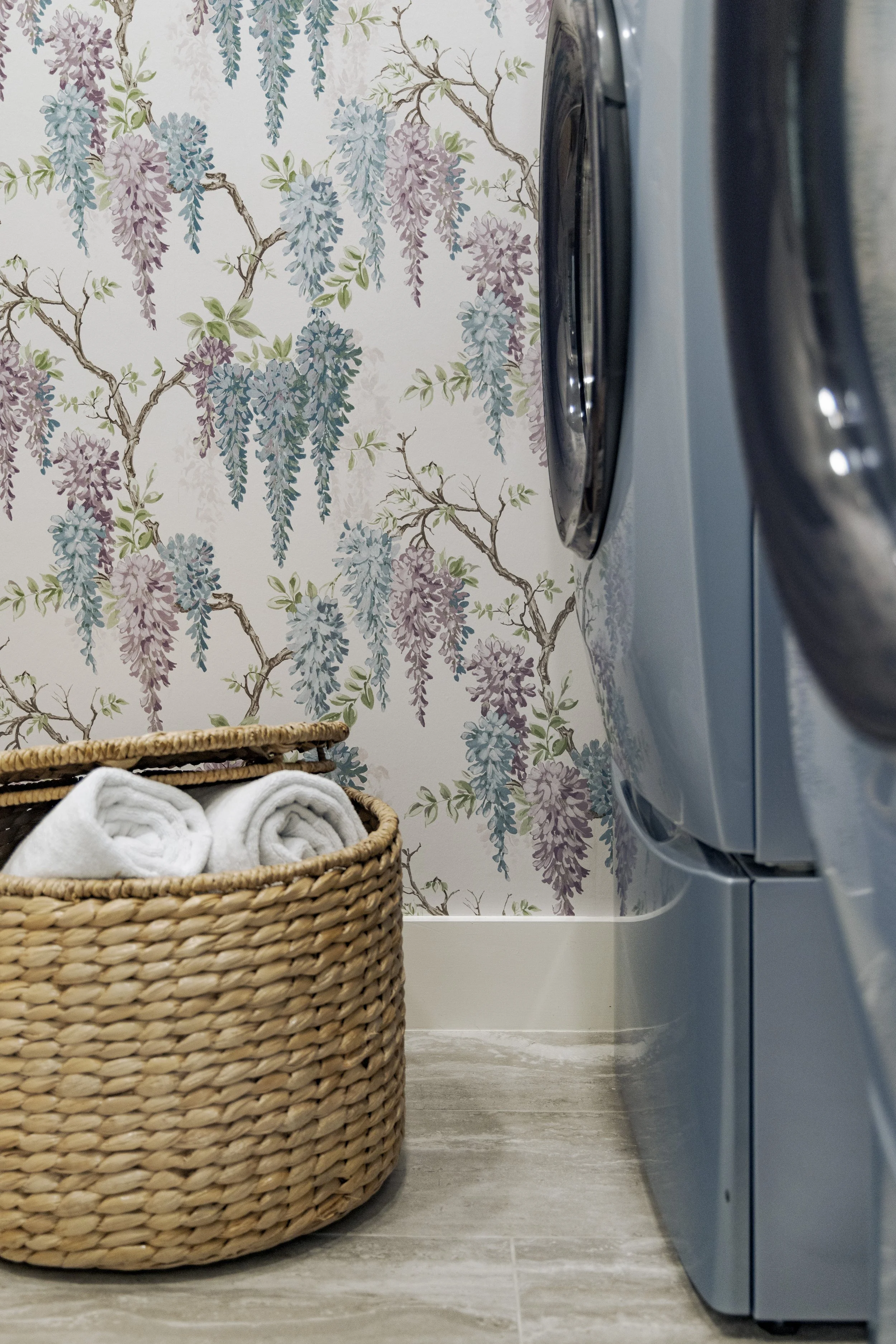 Laundry Room Wallpaper Basket & Washer.jpg