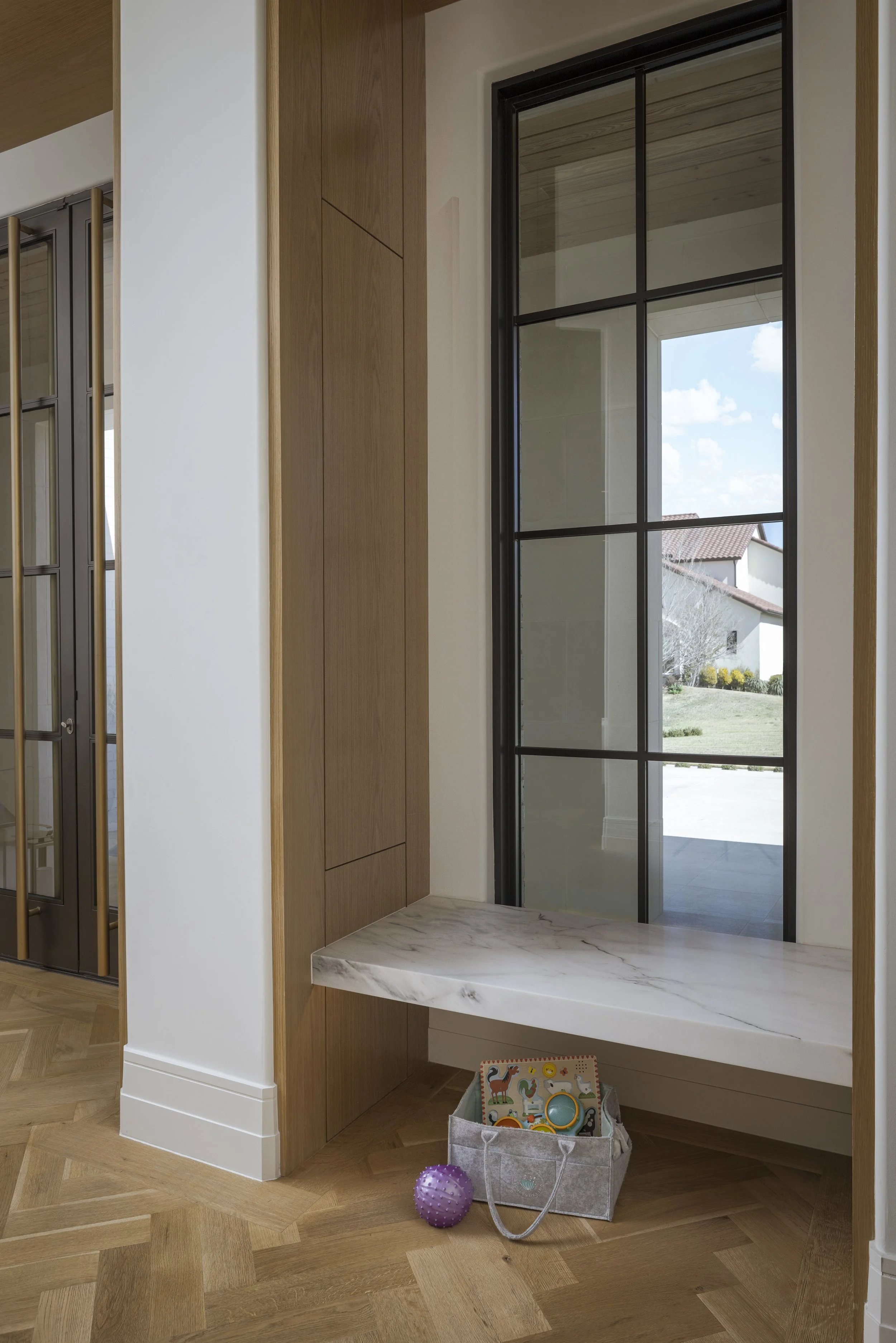 Entry windows with hidden storage
