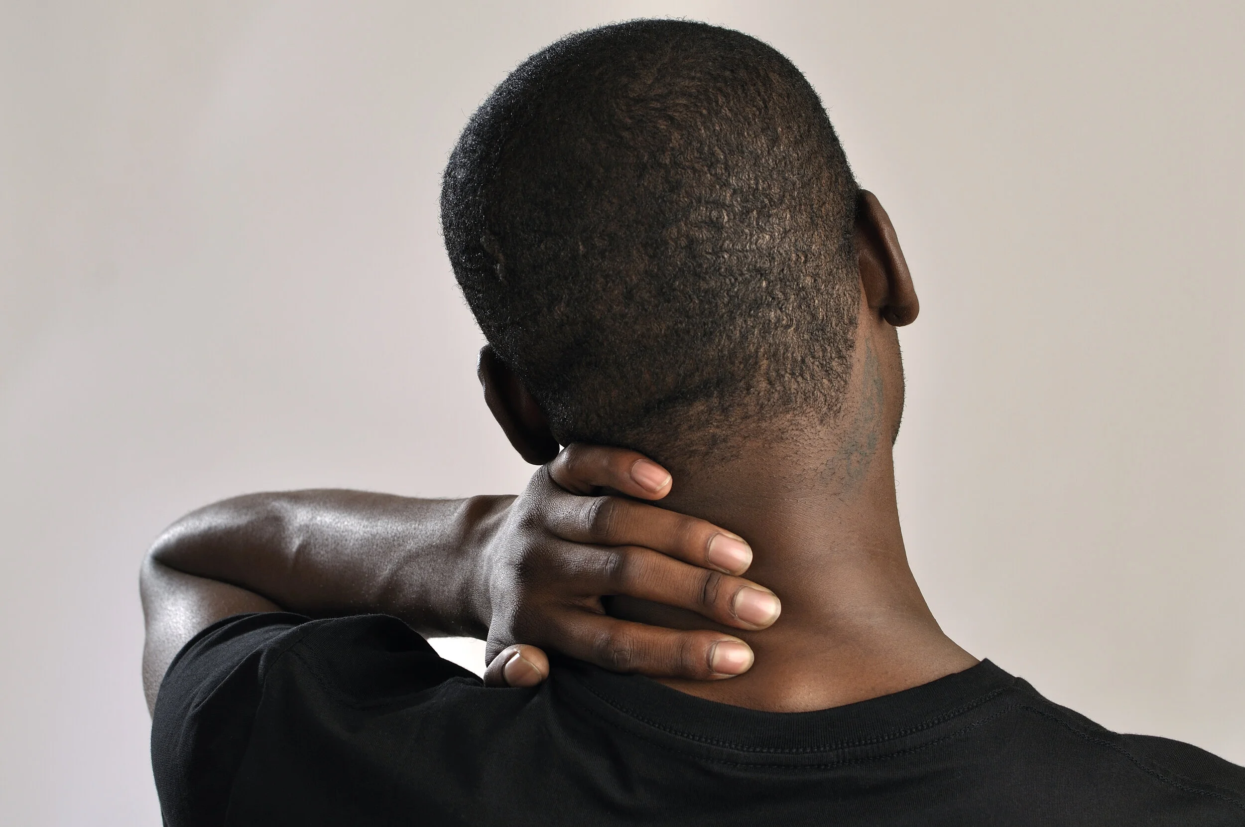 Neck Pain When You Wake Up: Causes and What to Do