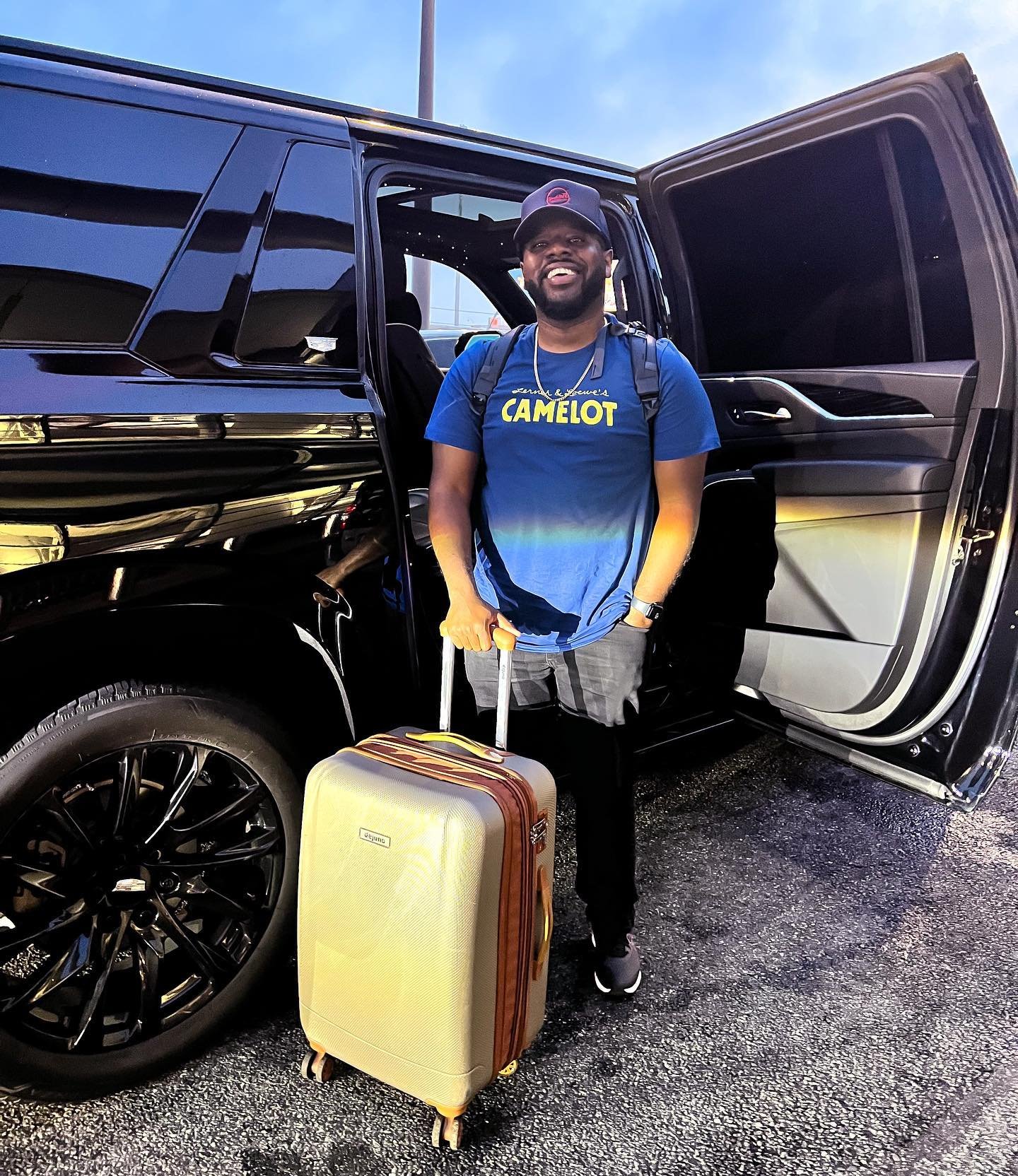 Early Morning Airport Transfer for the talented @doubleahitmusic 🎼🎧🥁🎛️

&ldquo;Turning an ordinary service into an extraordinary experience&rdquo; 
~ #HallCarServices 

.
.

☎️ (917)340-6841
Email: Booking@HallCarServices.org 
💻 www.HallCarServi