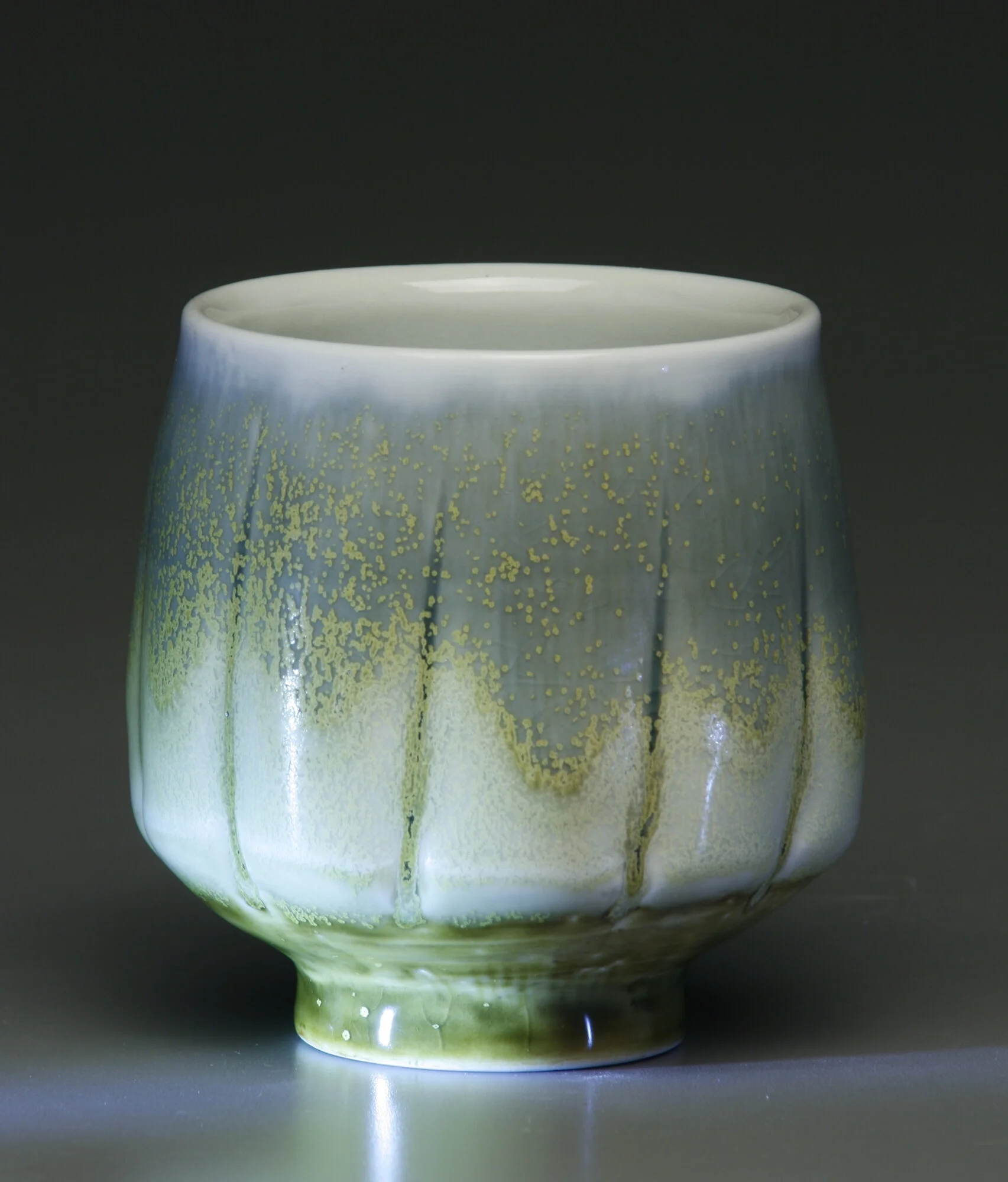 Cup - fluted  
StC 19  $34