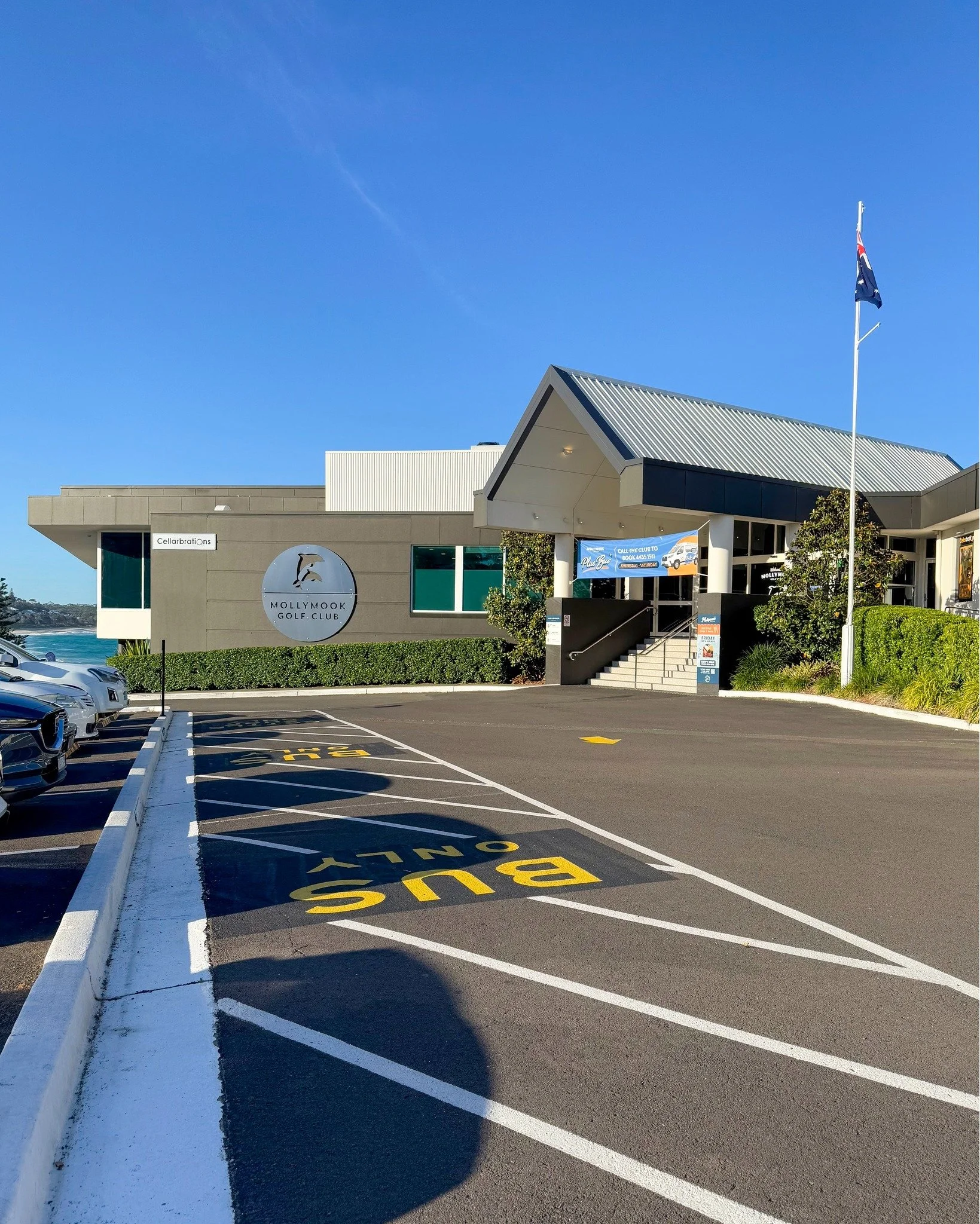 Mollymook Golf Club, a place to relax. 🙌🏼 We're open every day over the Christmas and new year period so you can enjoy dining with friends &amp; family, celebratory drinks, incredible views, live music, and some time on the course! 🥂 ⛳️

Visit the