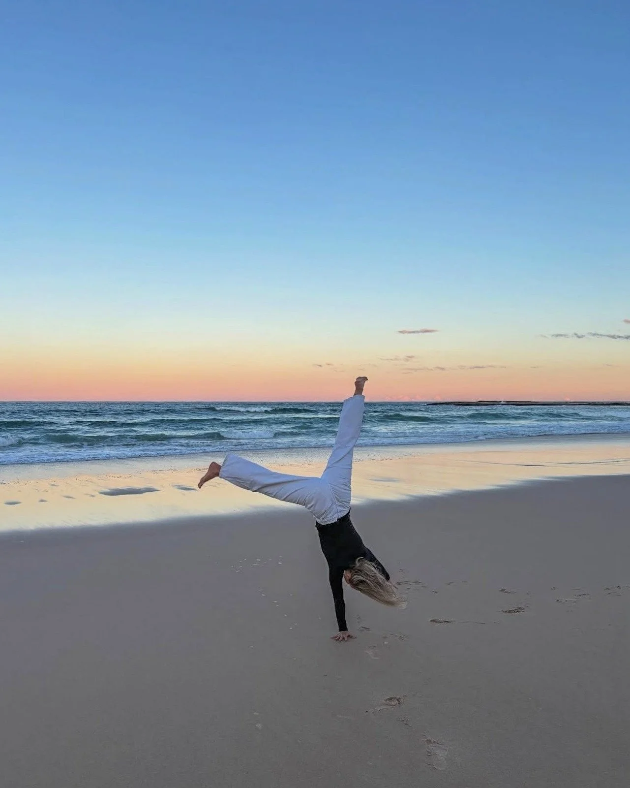 Holiday mode, activated! 🙌🏼 Time to get the party started. 🥳

There's plenty happening at the Golfy to keep you entertained while you enjoy your break! From a Christmas Eve party to NYE celebration both upstairs and downstairs at @saltandspencermo