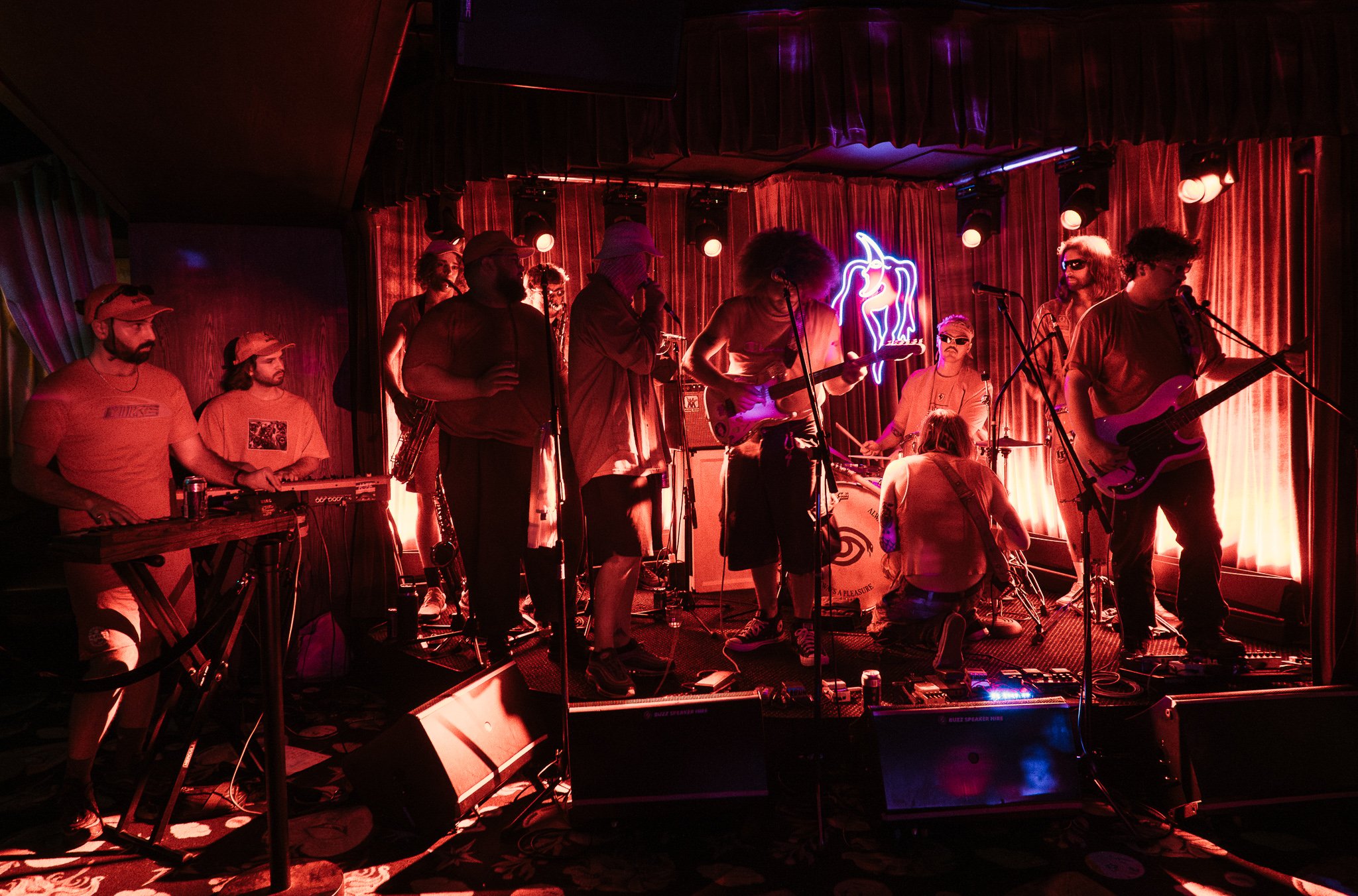 Celebrate Christmas Eve with a FREE live music event at Mollymook Golf Club! 🎷 🎄 🎵 🕺🏻 Join us from 8pm for grooves &amp; moves featuring... 

FERRARI PARTY... Disco with horns, powerhouse vocals, rap &amp; grooves.
+
THE CONDIMENTS... Playing a 