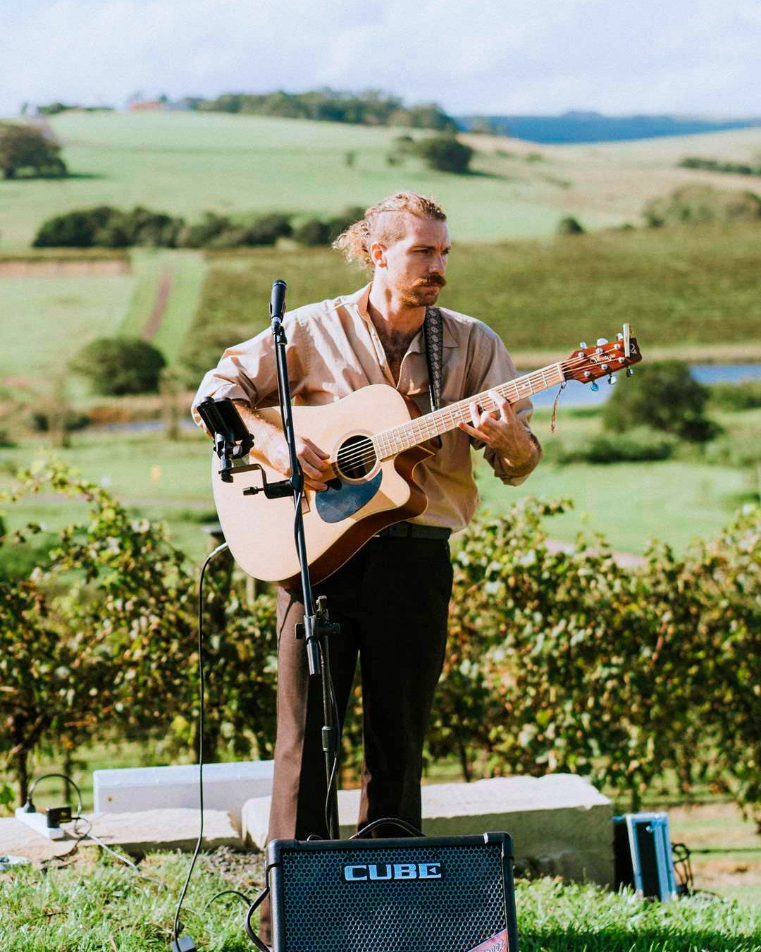 ☀️ Summer Live Music sessions continue with these great artists bringing the tunes so you can enjoy live entertainment as you wine &amp; dine. 🎶 🍷 

✩ Thursday 8 Jan | Shaun Wessel, 6pm - 9pm at Salt &amp; Spencer
✩ Friday 9 Jan | Marissa &amp; Gui