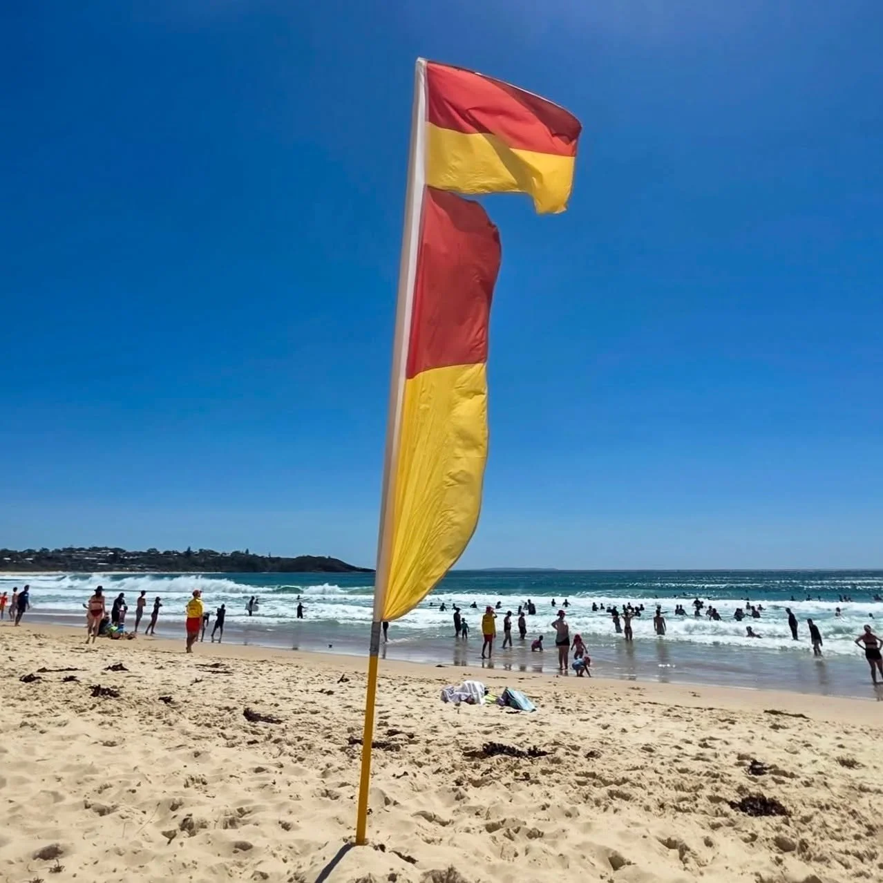 We hope you're having a safe and happy Australia Day long weekend! ☀️ 🏖 Don't forget to swim between the flags and slip, slop, slap, seek and slide! 

Cheers to Mollymook Surf Life Saving Club Inc. volunteers keeping beachgoers safe this summer. 🙌?