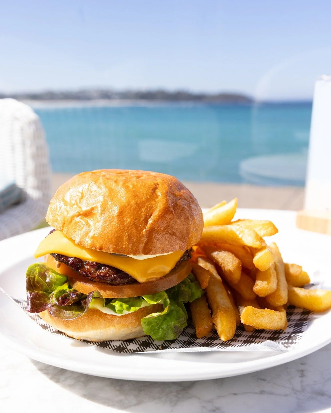 Sink your teeth into the Spencer Burger, available for lunch at @saltandspencermollymook. 🍔 

This Saturday and next, February 14th &amp; 21st, Salt &amp; Spencer is open for breakfast &amp; lunch but will be closed for dinner due to hosting private