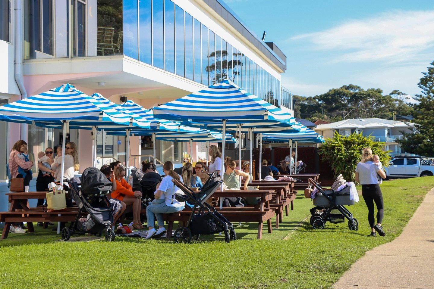 &ldquo;⭐️⭐️⭐️⭐️⭐️ We went for breakfast what a lovely place right on the waters edge, has plenty of seating inside and out and our food was delicious.&rdquo; - cOlligan1, via TripAdviser

Welcome to @saltandspencermollymook, the ideal meeting spot fo