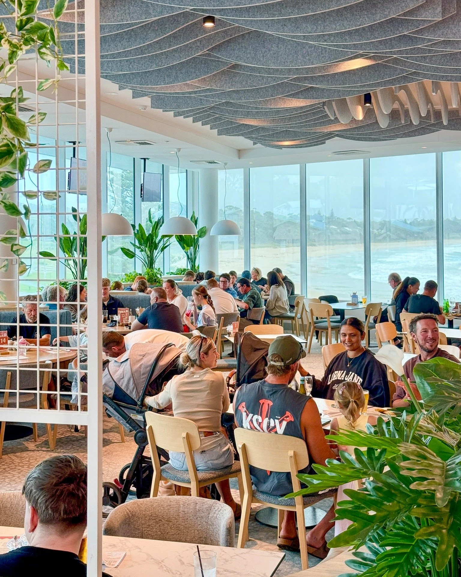 With extended the Bistro hours these holidays, we're giving Members and guests more chances to get their hands on a great feed. 🍽️ 🧑🏻&zwj;🍳

🗓️ BISTRO HOURS | until Saturday 18th April:
Lunch (7 days) ☀️ 11:45am - 2:30pm
Dinner (7 days) 🌙 5pm -