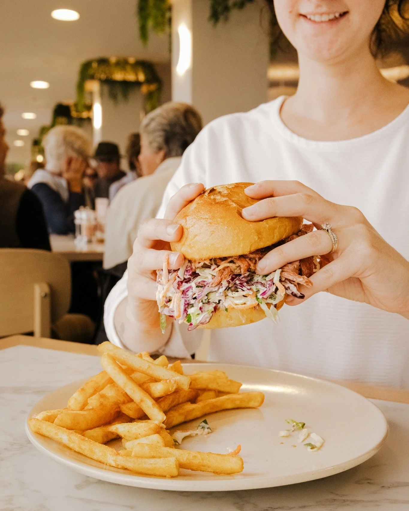 🍔 Get your hands on a delicious lunch or dinner at Beachside Bistro, where Members and guests can select from an extensive menu filled with club favourites, schnitzel, pasta, seafood and more. 🧑🏻&zwj;🍳 And you can't beat the views! 🌊

☀️ LUNCH
7