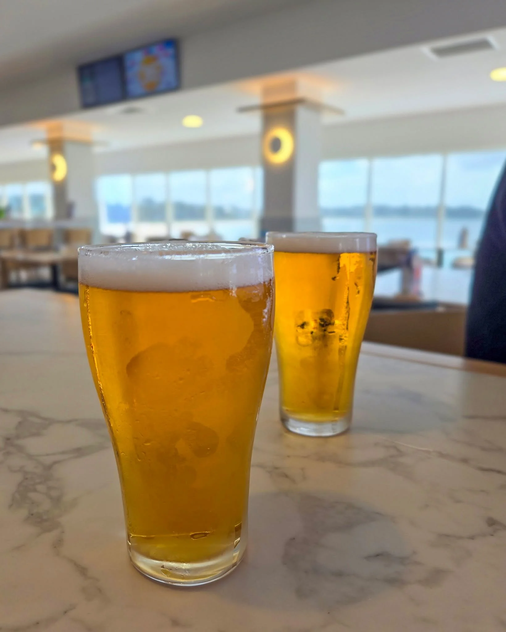 The June long weekend is upon us. 👑 🍺 Enjoy a cold schooner in celebration of the King's birthday, catch five days' of NRL and some live music, and dig into a great meal at Beachside Bistro and @saltandspencermollymook - reservations are recommende