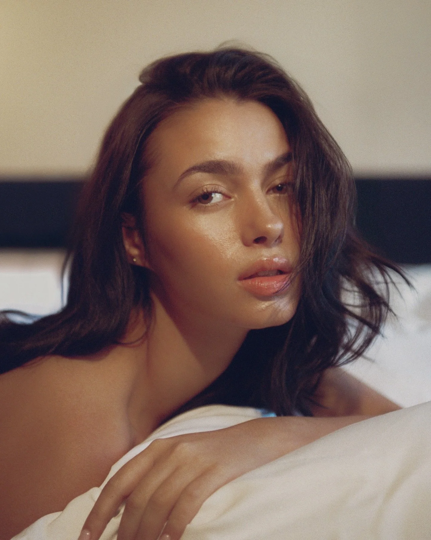 Maya on film.

#nikonf6 #kodak #portra800 #kodakportra800 #onfilm #magazine35mm