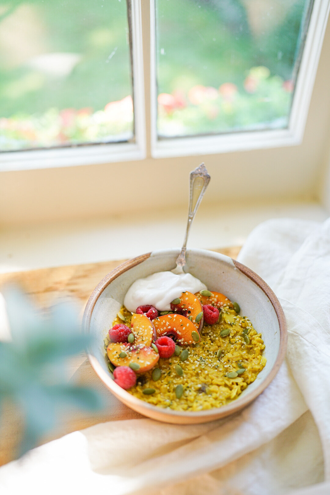 Saffron Oats with Ashwagandha and Peaches