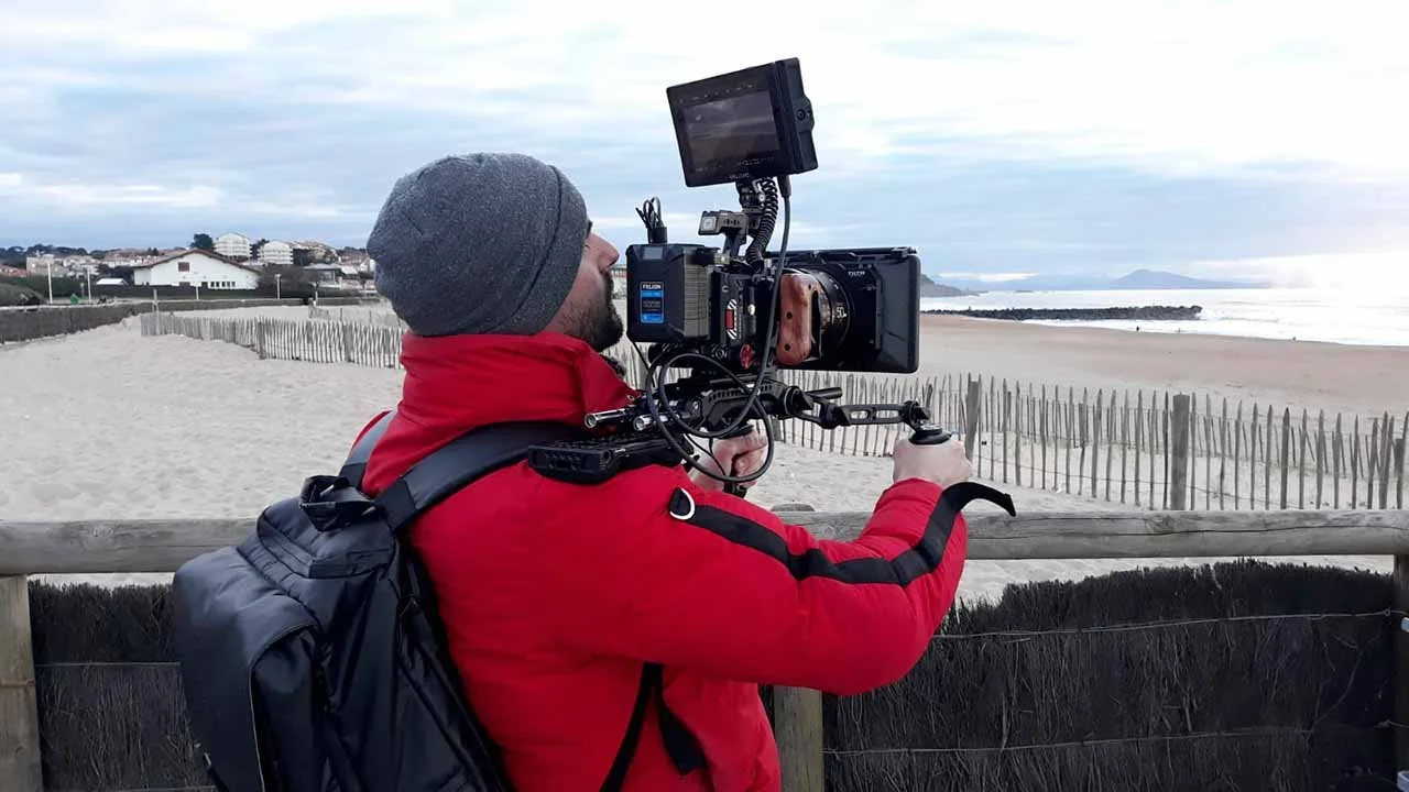 comment créer un portfolio vidéaste débutant 2026 - Kévin Mendiboure École des Vidéastes