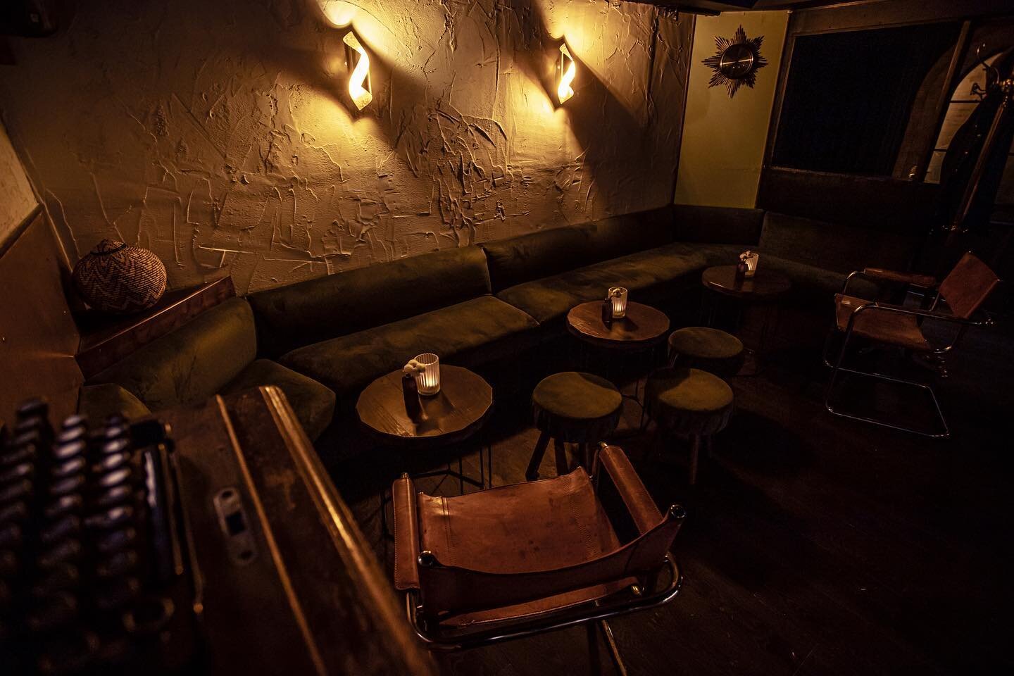 Come get cosy with us and sip on your favourite cocktail 🍸