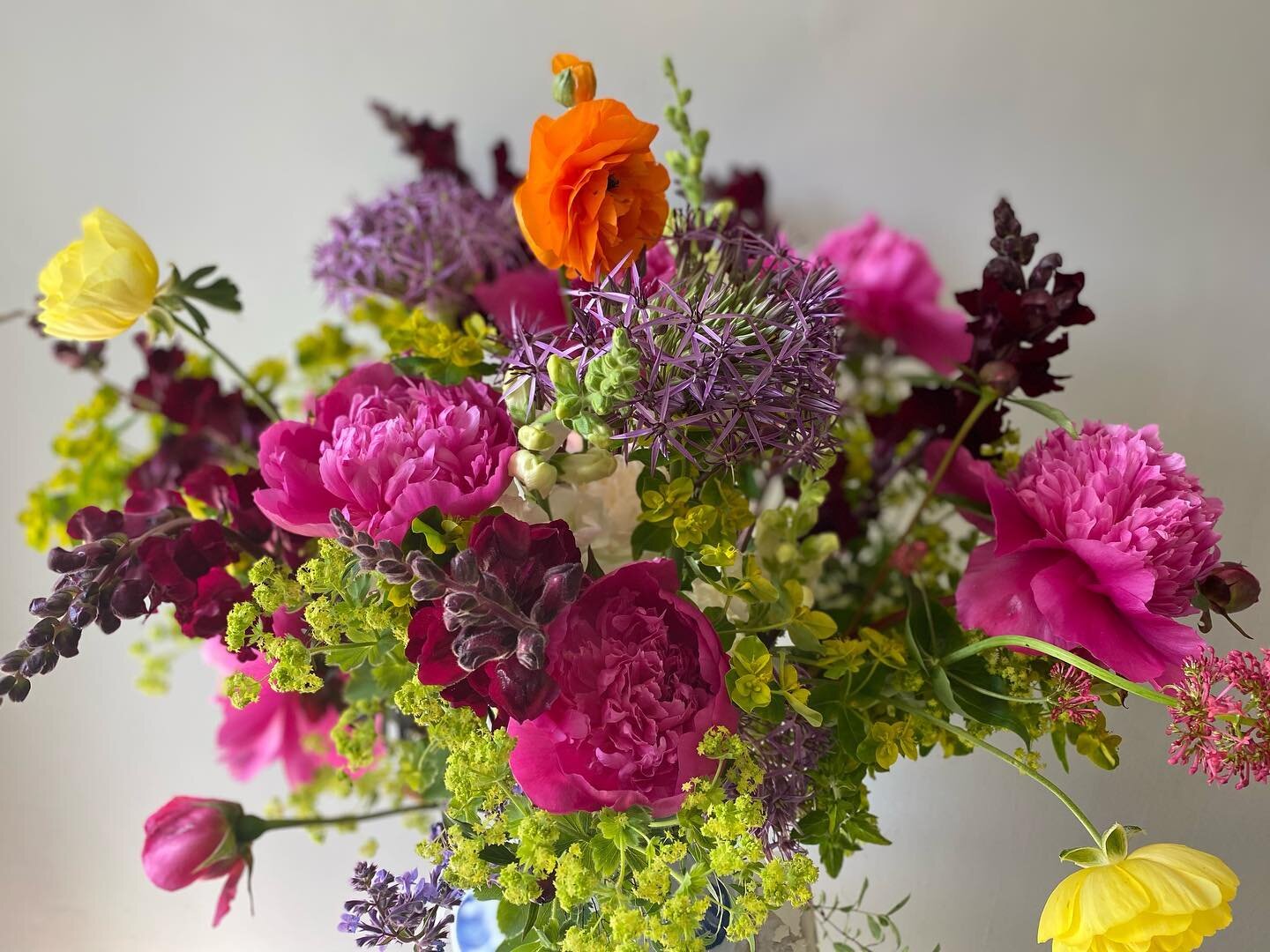 A vibrant Bouquet for a Happy Birthday. #grownnotflown #flowerfarmerflorist #scent#feelinggood #weddingflowers #photography