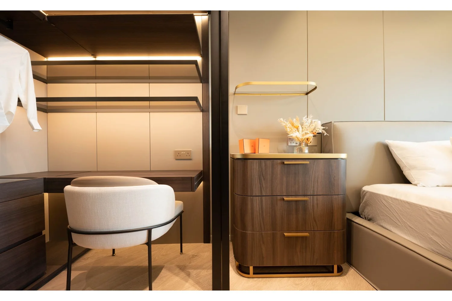 Le Pont interior view 22
