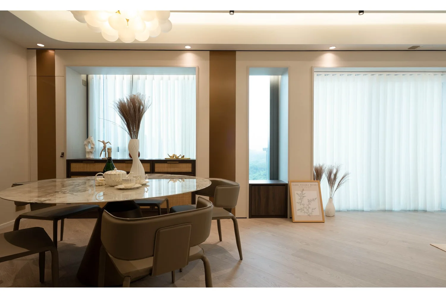 Le Pont interior view 8