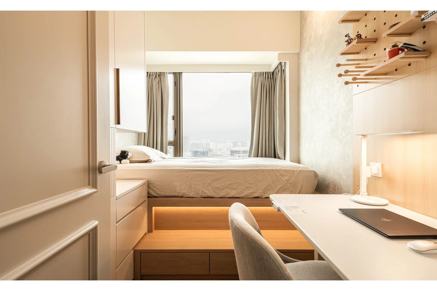 Royal Peninsula III interior view 18