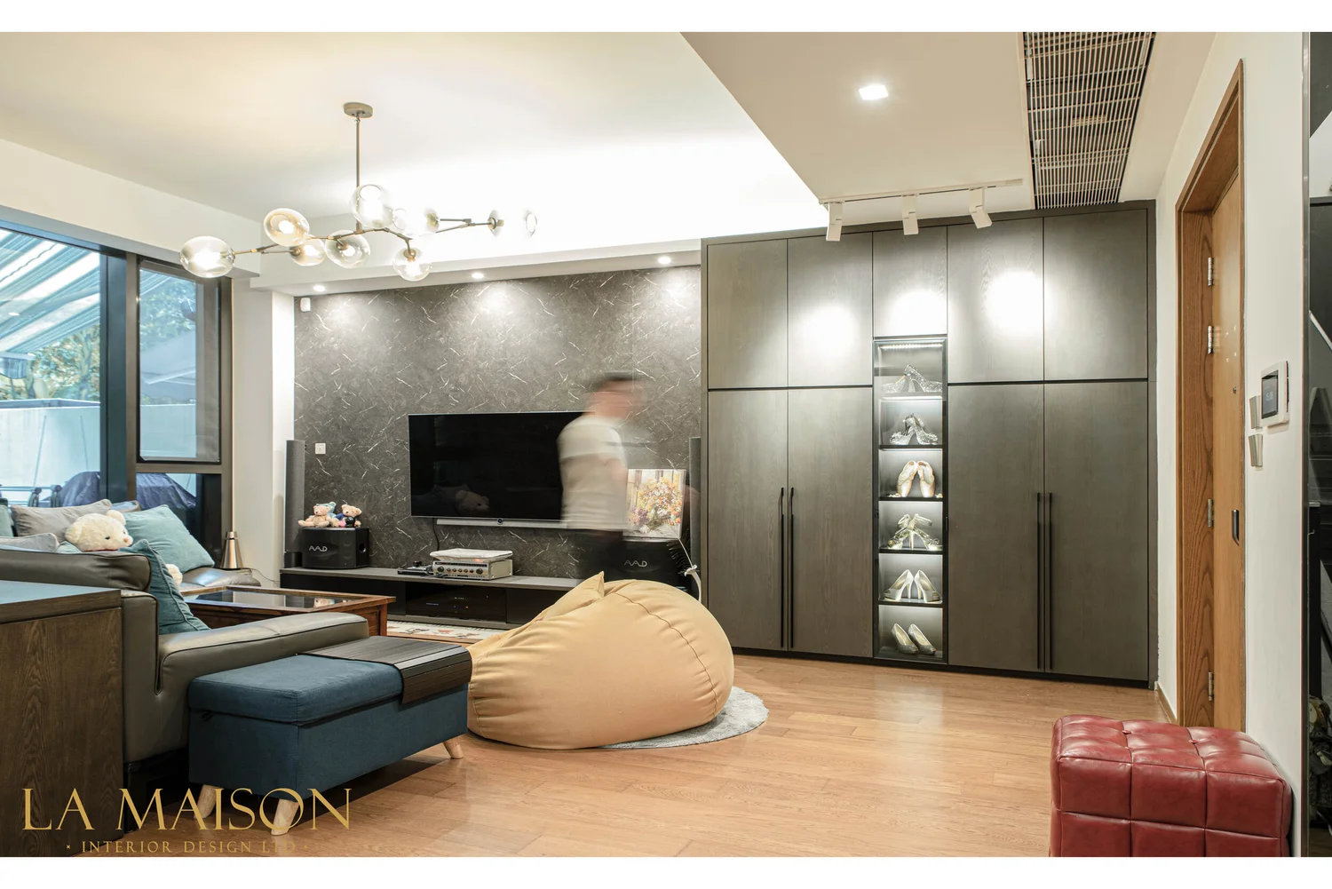 Dragons Range interior view 12