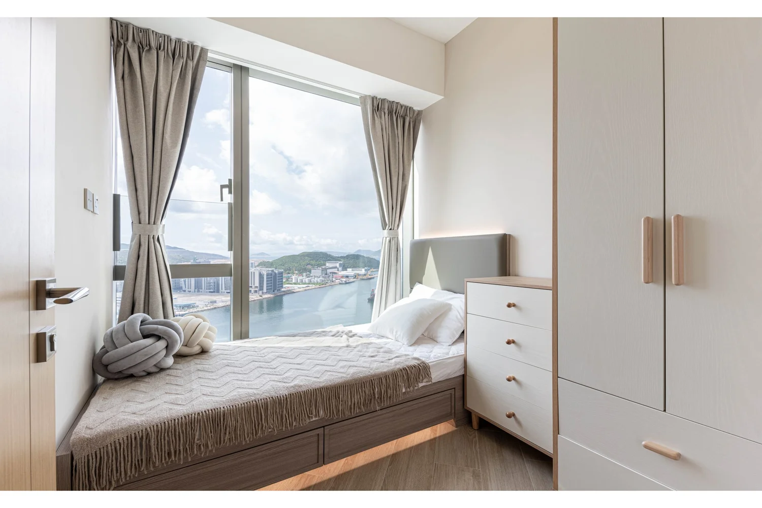 Grand Marini interior view 10