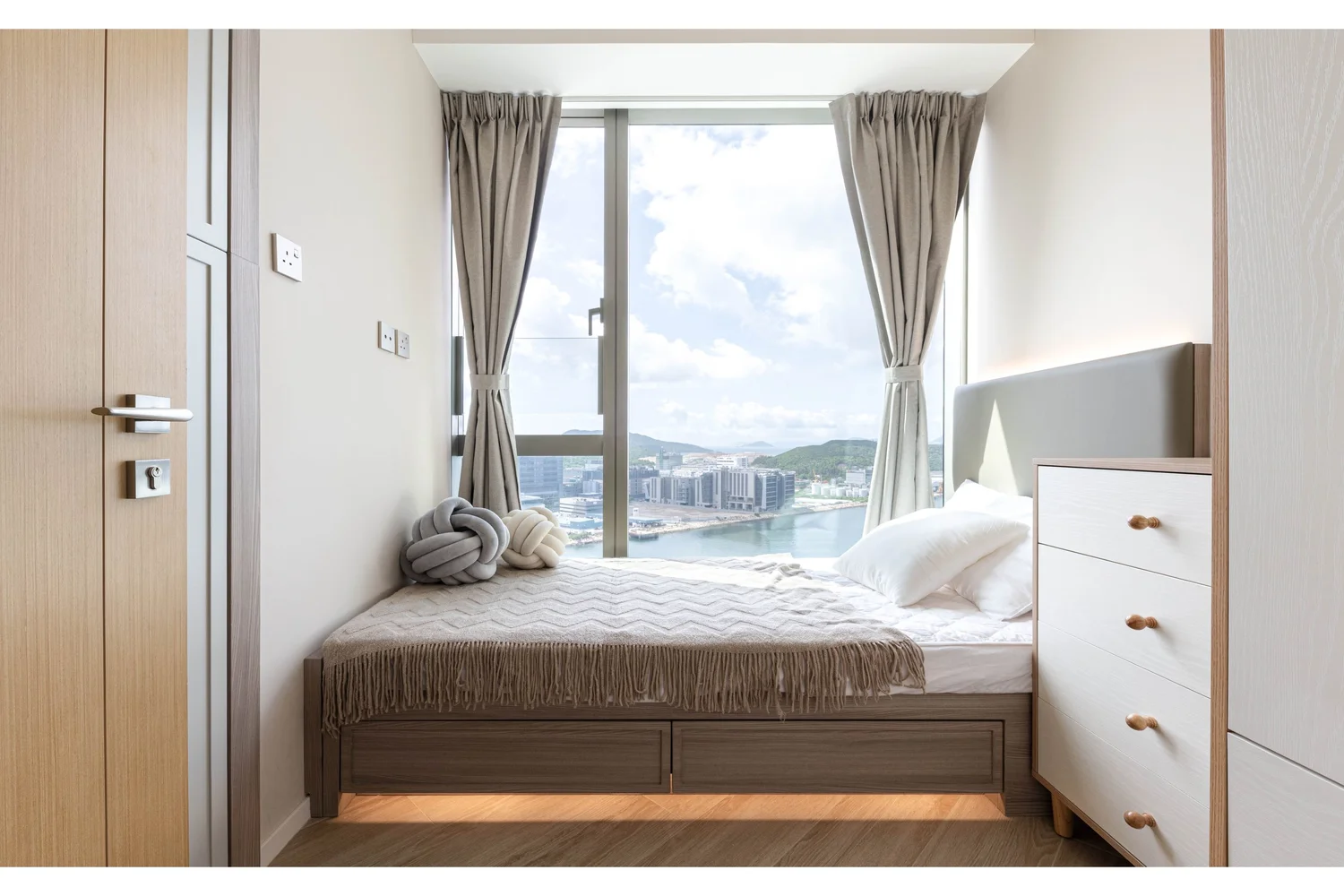 Grand Marini interior view 11