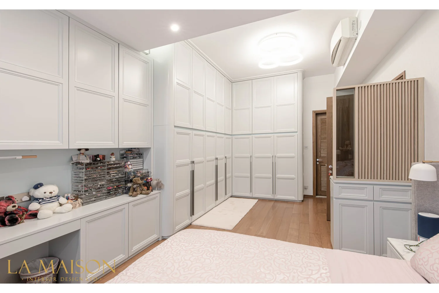 Dragons Range interior view 19