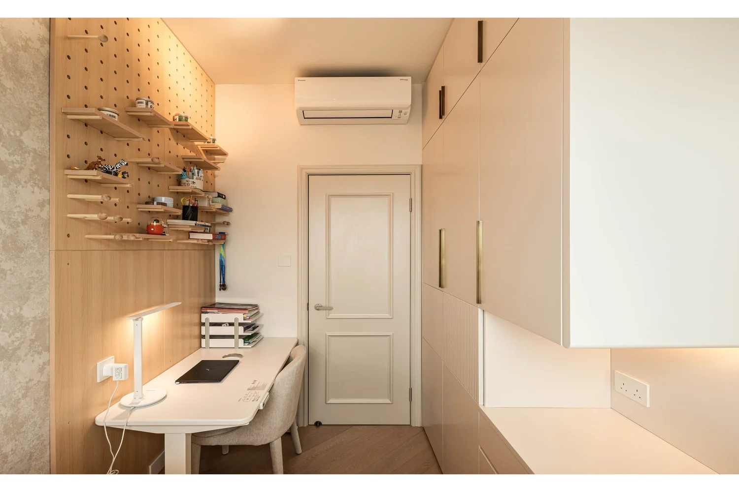 Royal Peninsula III interior view 20