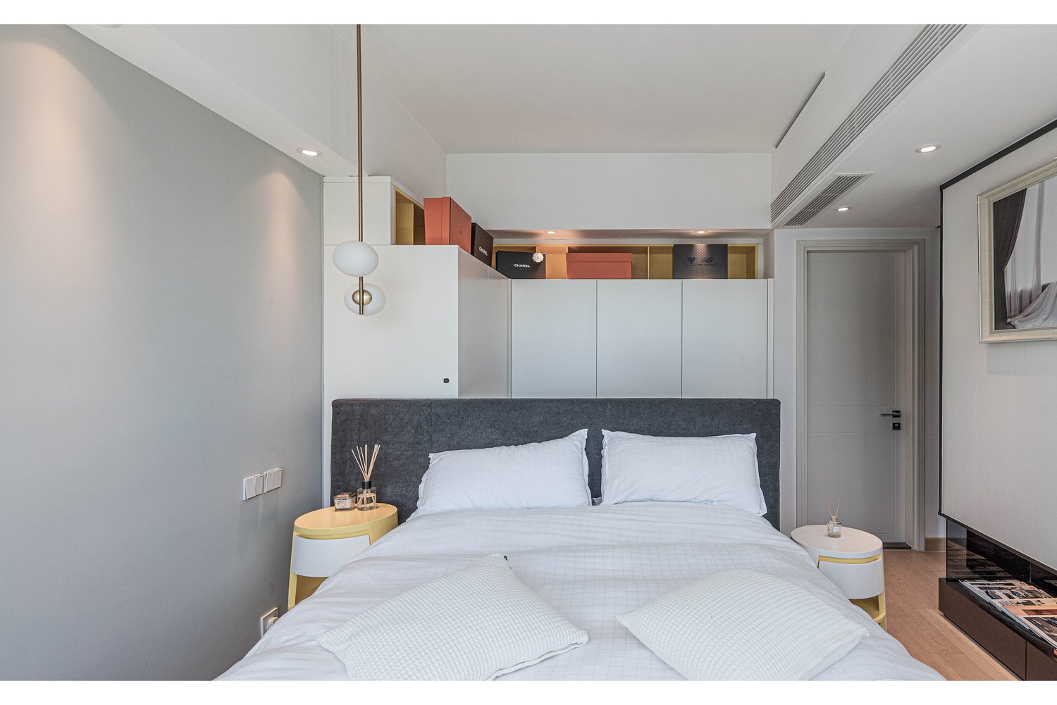 MONTEREY interior view 8