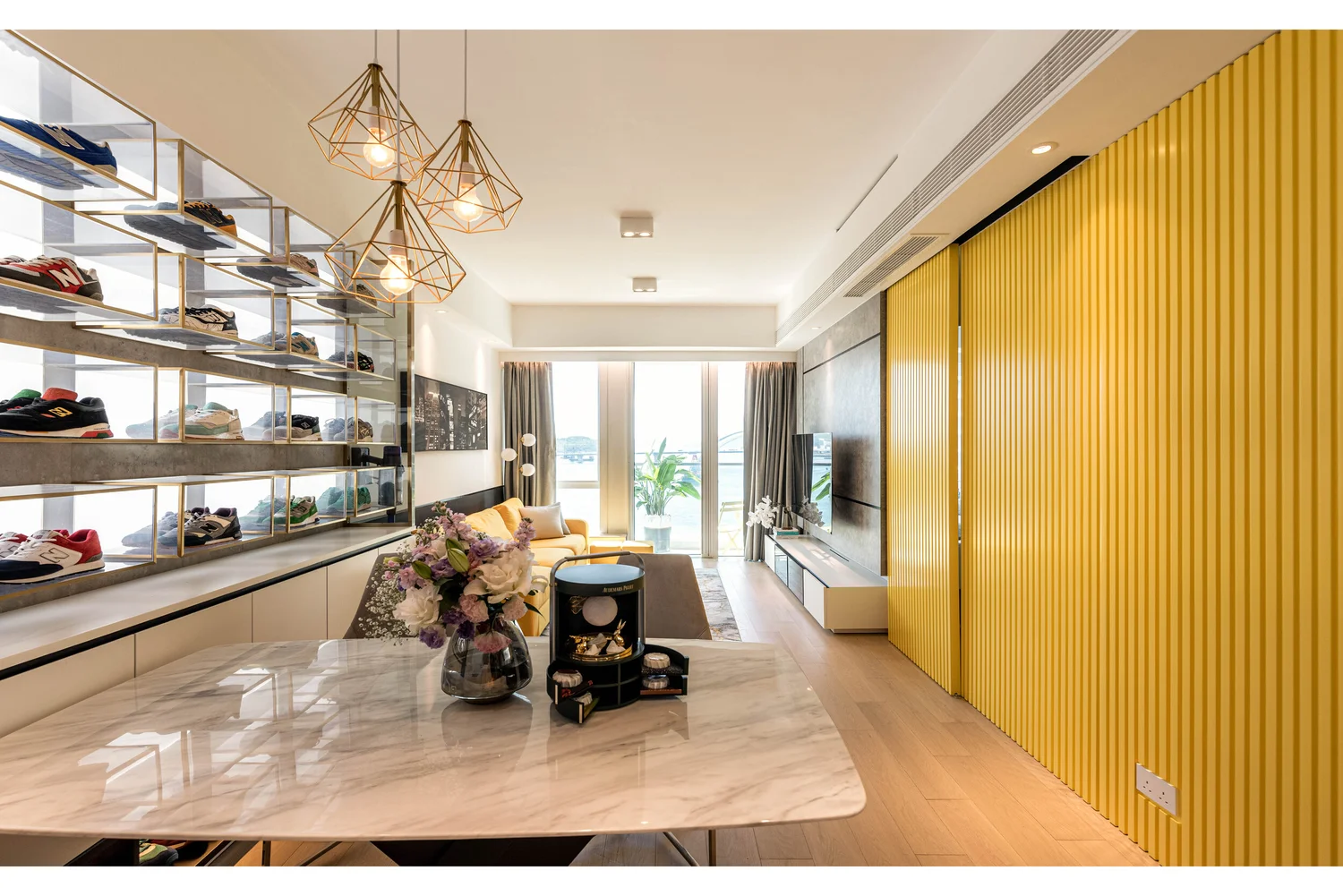 MONTEREY interior view 7