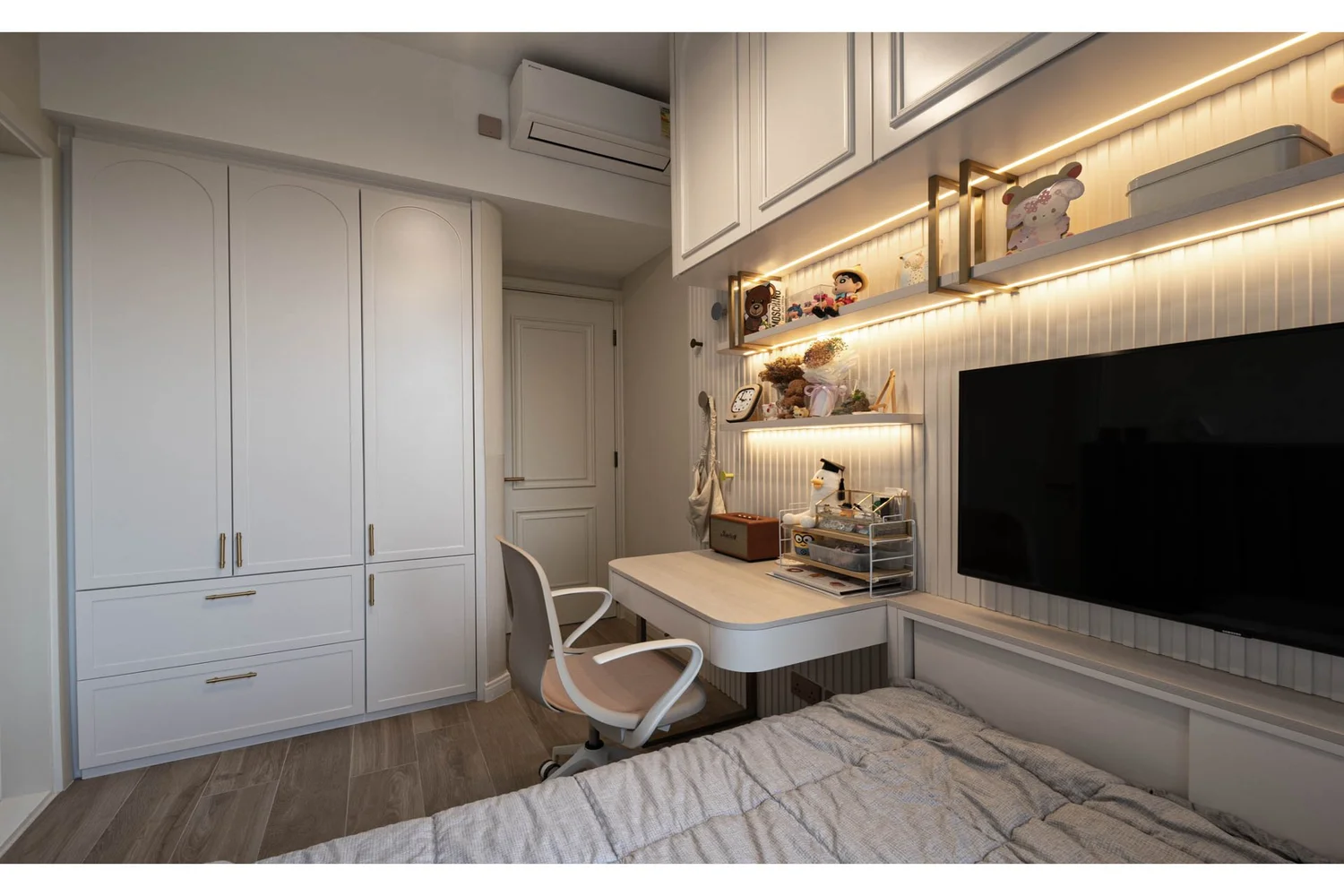 Riva interior view 15