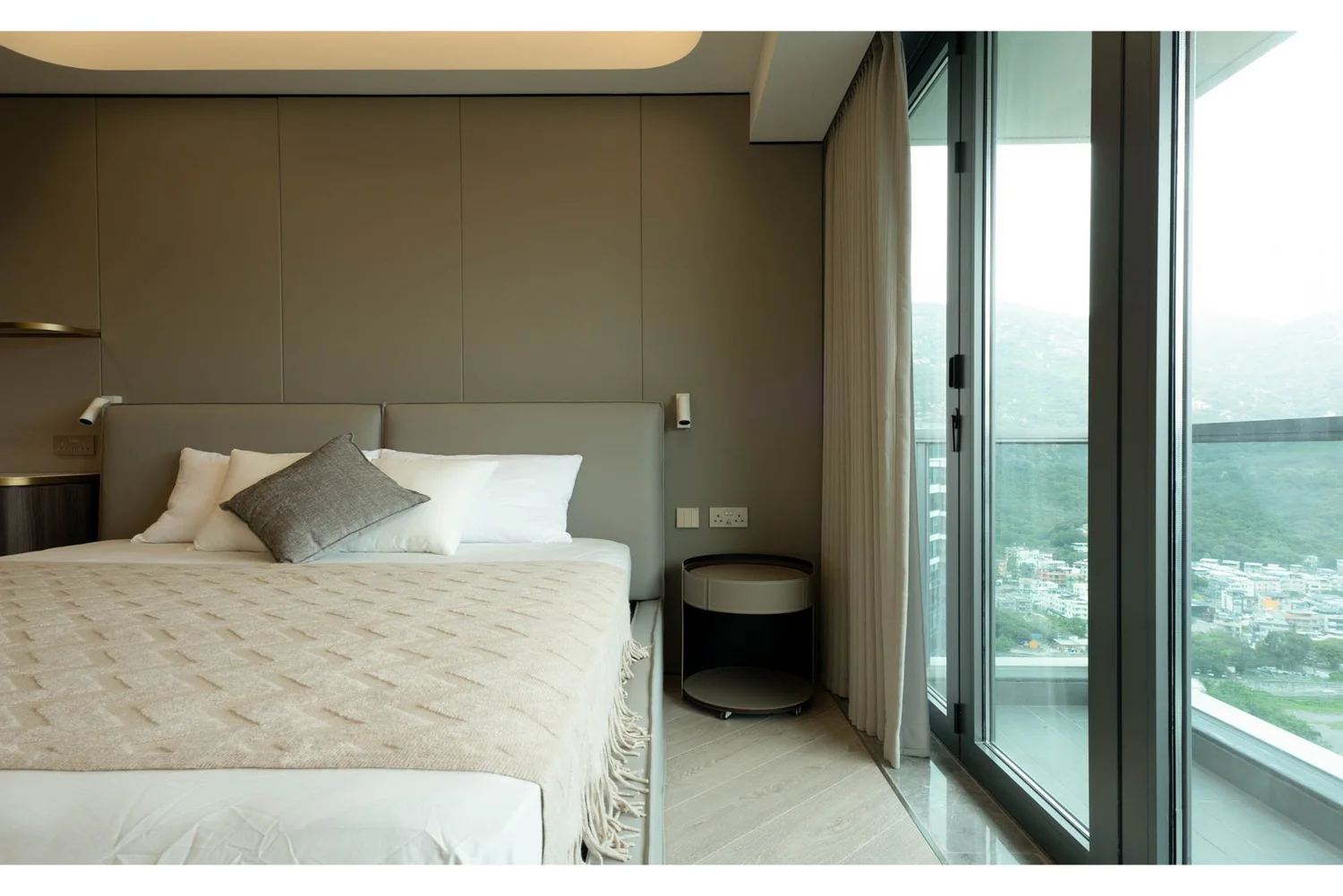 Le Pont interior view 15