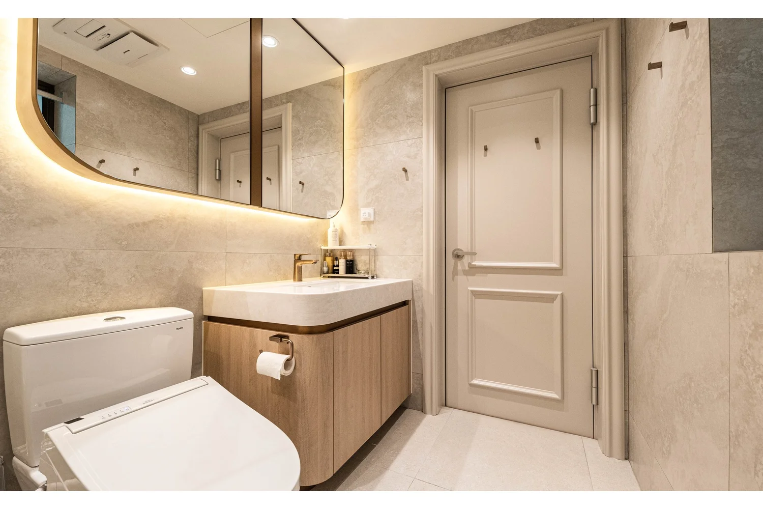 Royal Peninsula III interior view 8