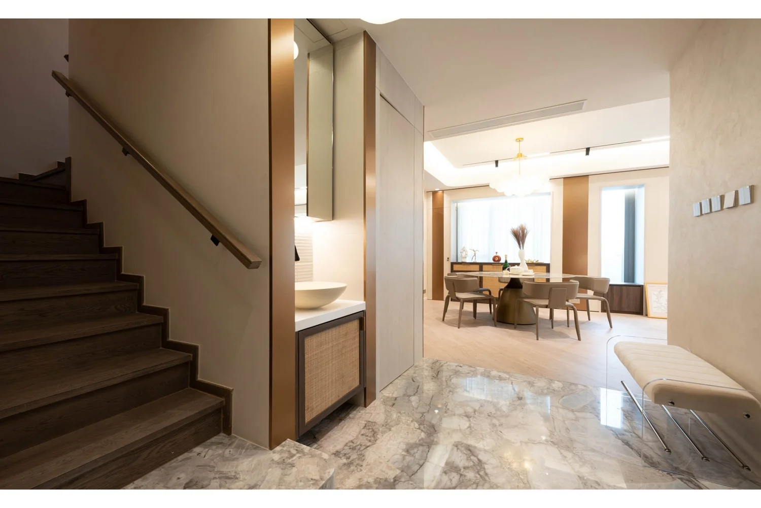 Le Pont interior view 14