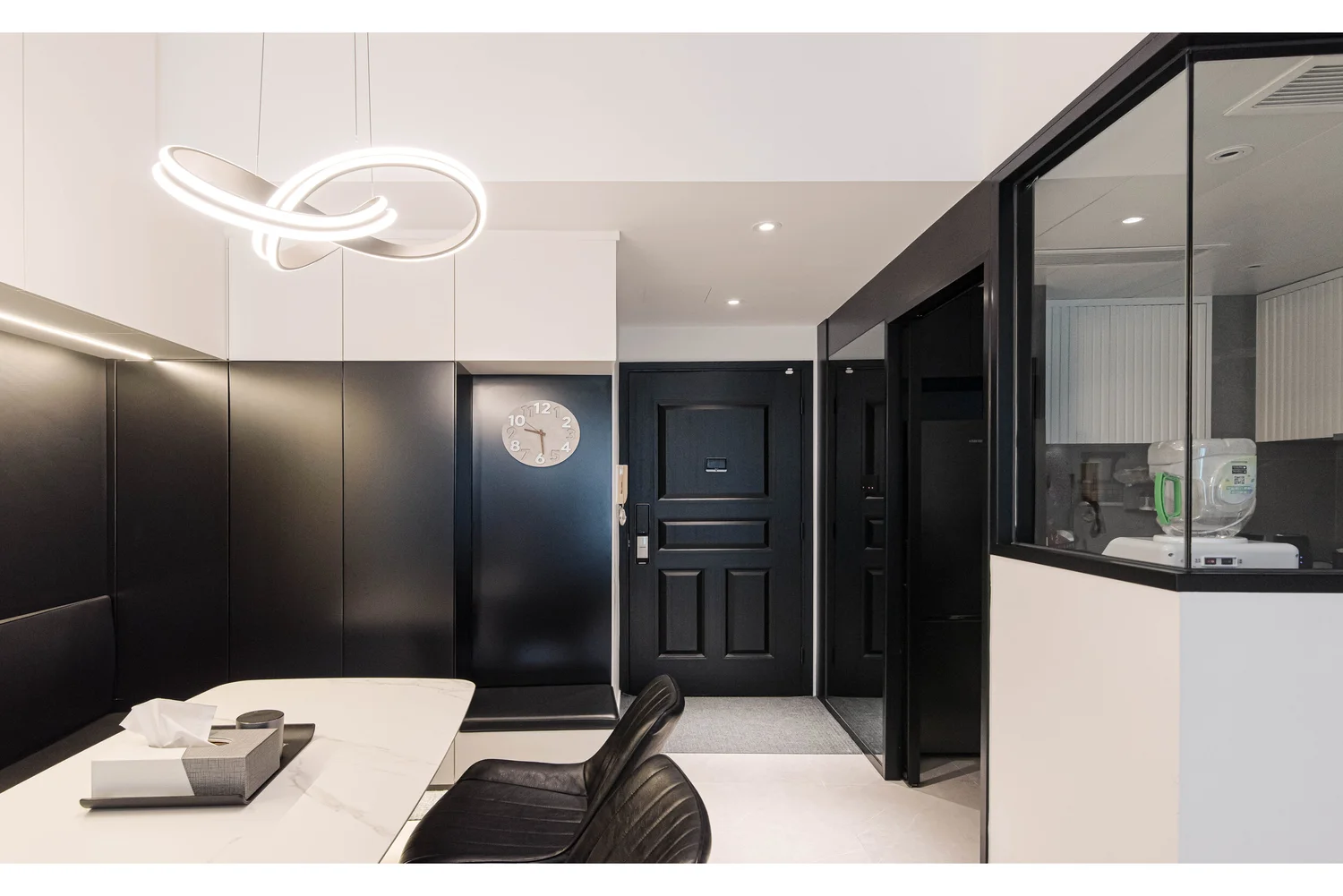 Royal Peninsula I interior view 3