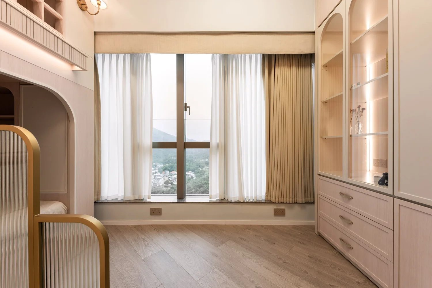 Le Pont interior view 30