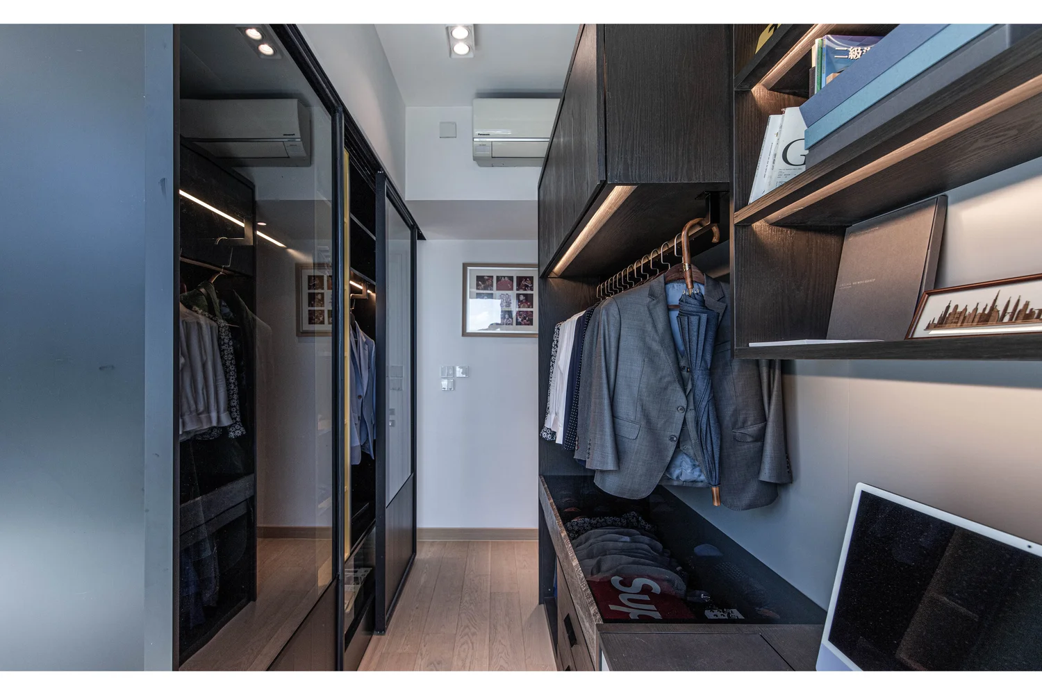MONTEREY interior view 10