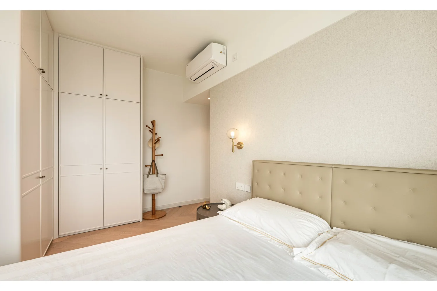 Royal Peninsula III interior view 17