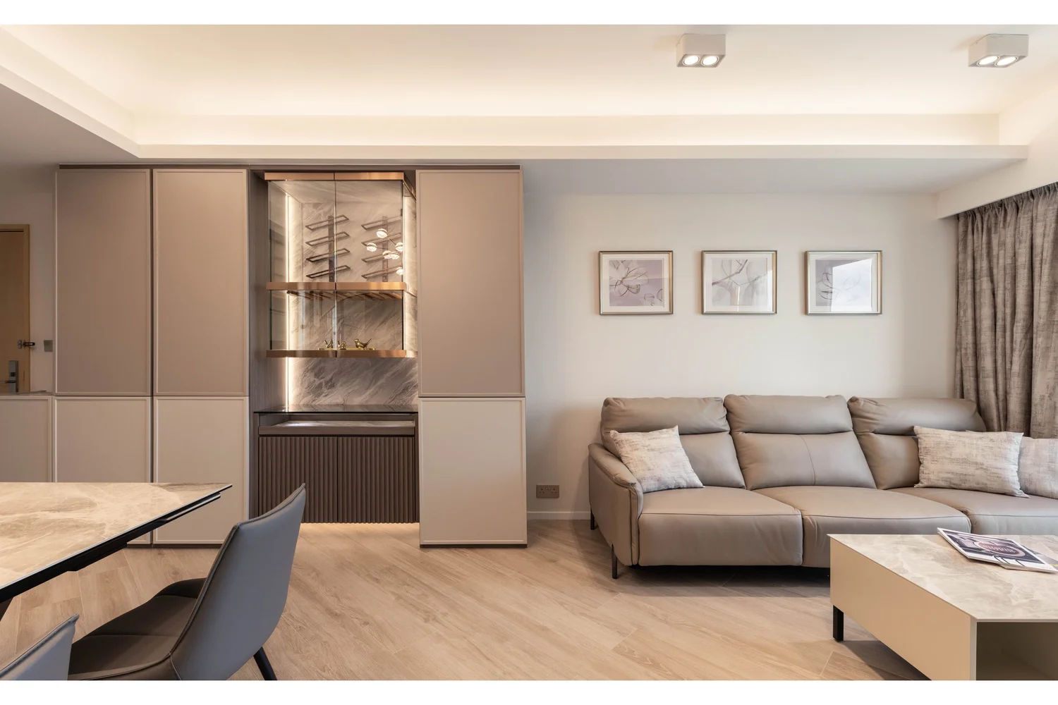 Grand Marini interior view 4