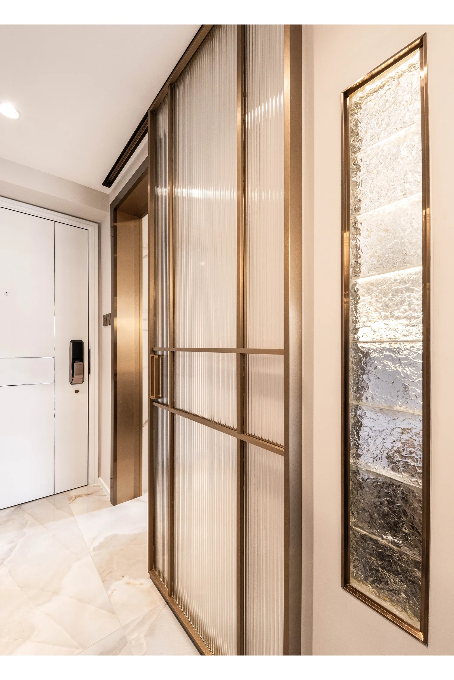 The Latitude interior view 14