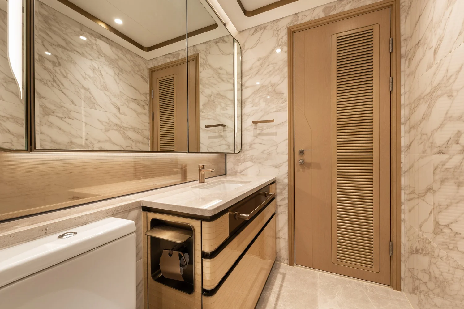 Grand Victoria I interior view 32