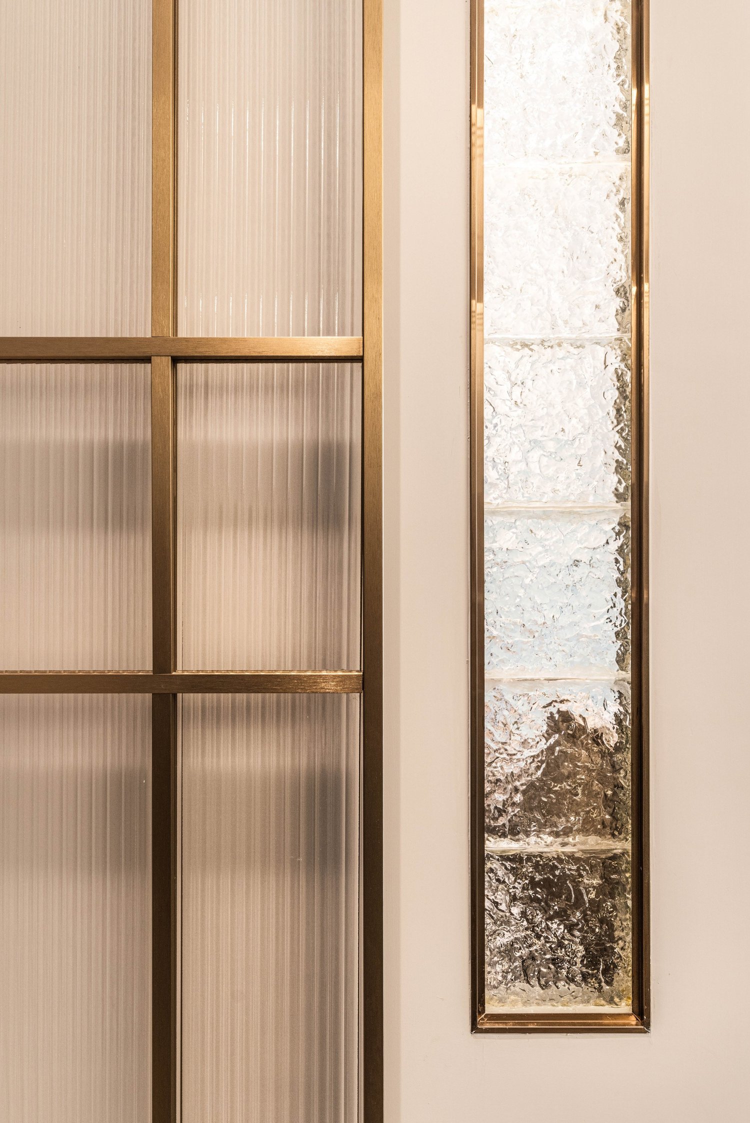 The Latitude interior view 15