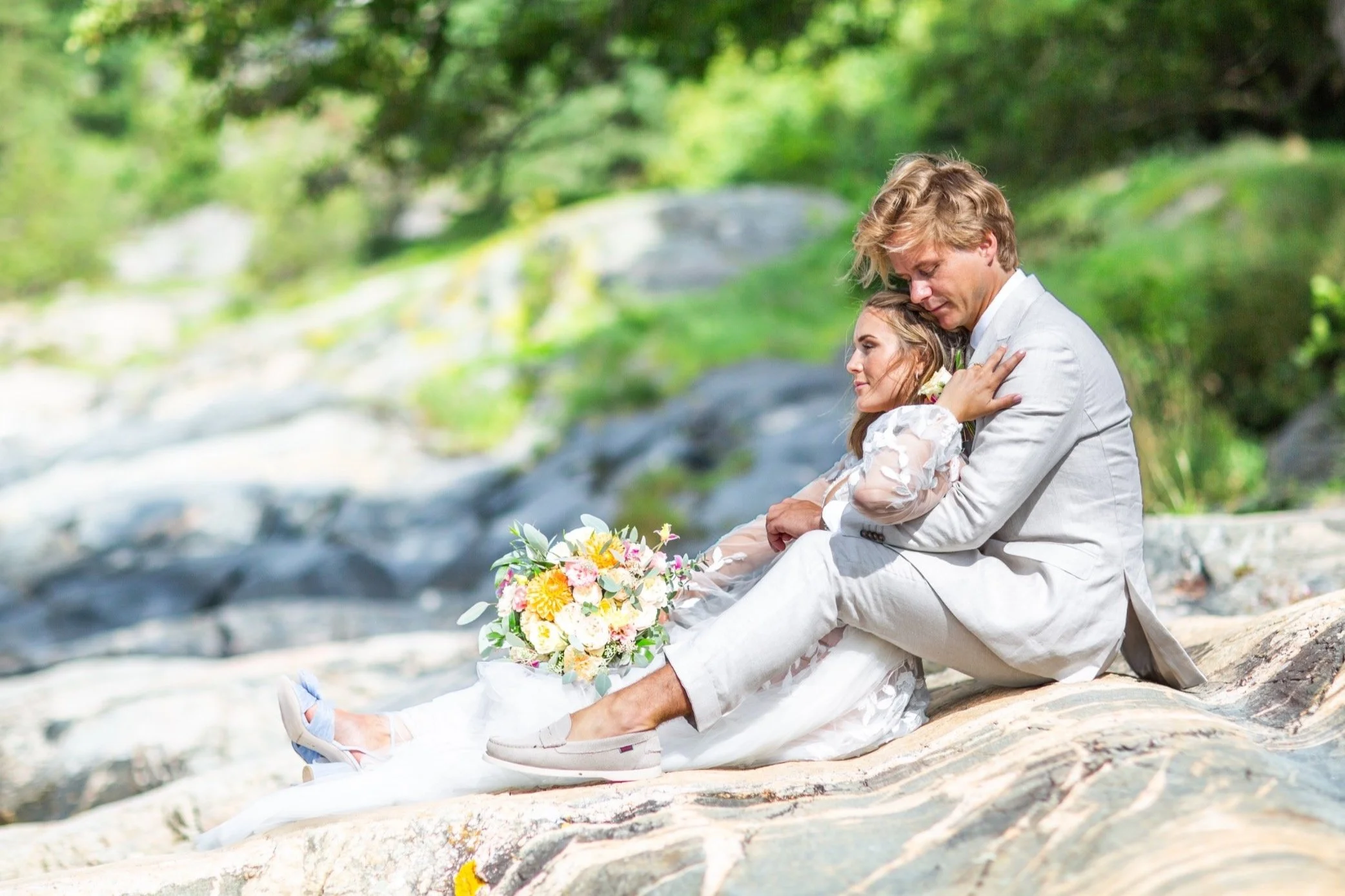 Bryllupsfotografering av brudepar på Elleskjær i Drøbak