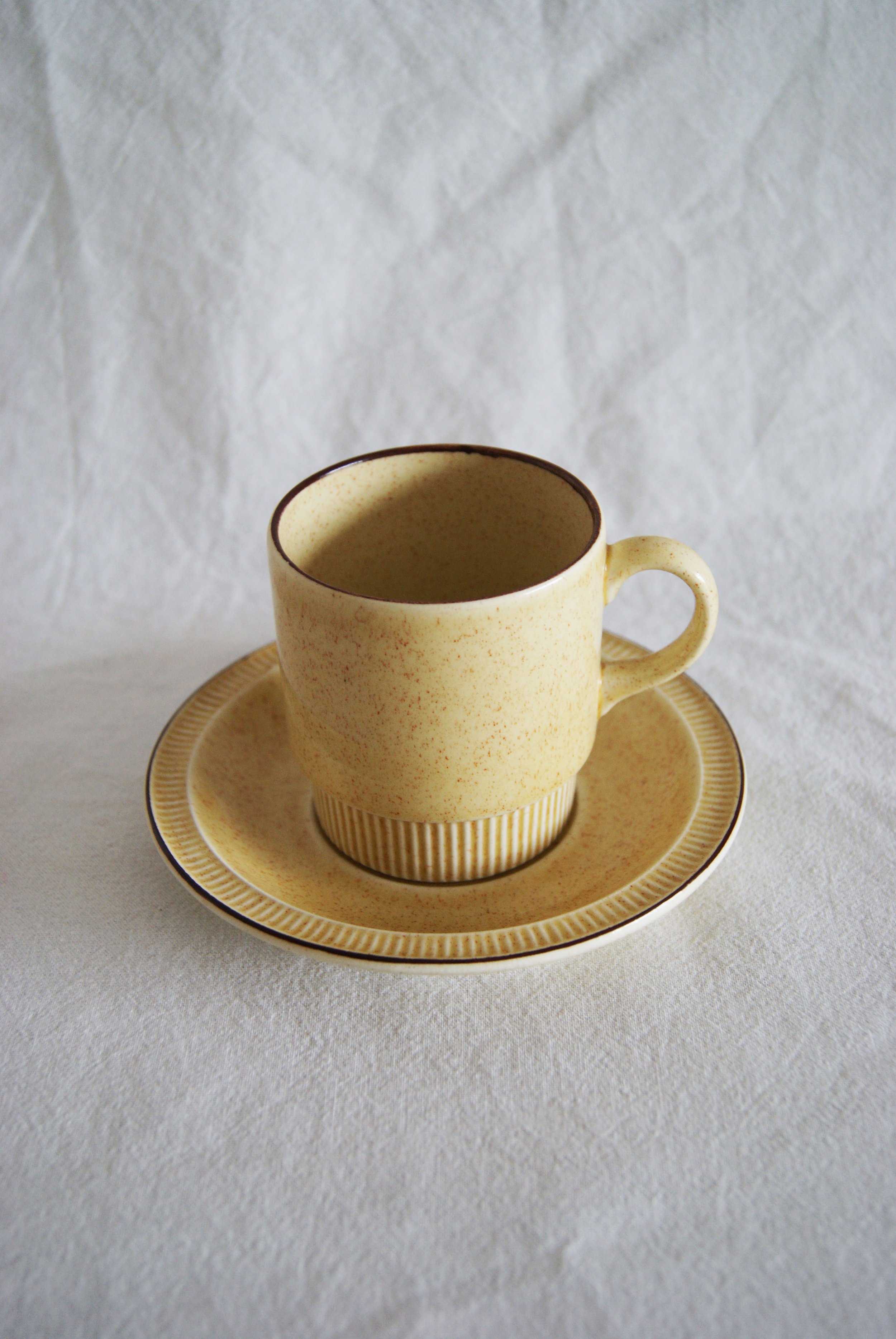 Poole Pottery Teacup and Saucer x8
