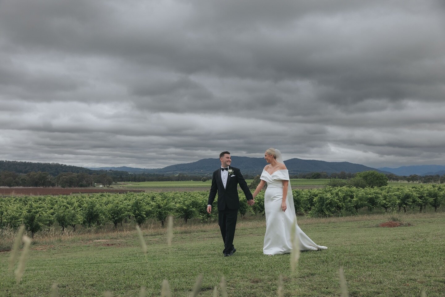 It was threatening to rain all week but Aedan and Claire lucked out with some of the best storm clouds we&rsquo;ve seen! @