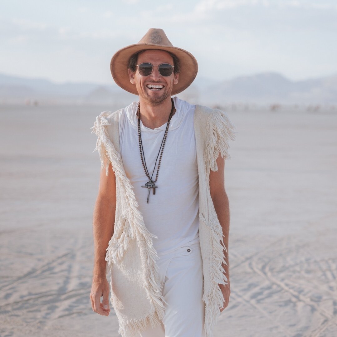 Guess who's back and ready to party! It's been a wild ride, from the dust of Burning Man to the dance floors of some unforgettable weddings. I've been slack on socials for the past 18 months but I've photographed some incredible celebrations and I ca