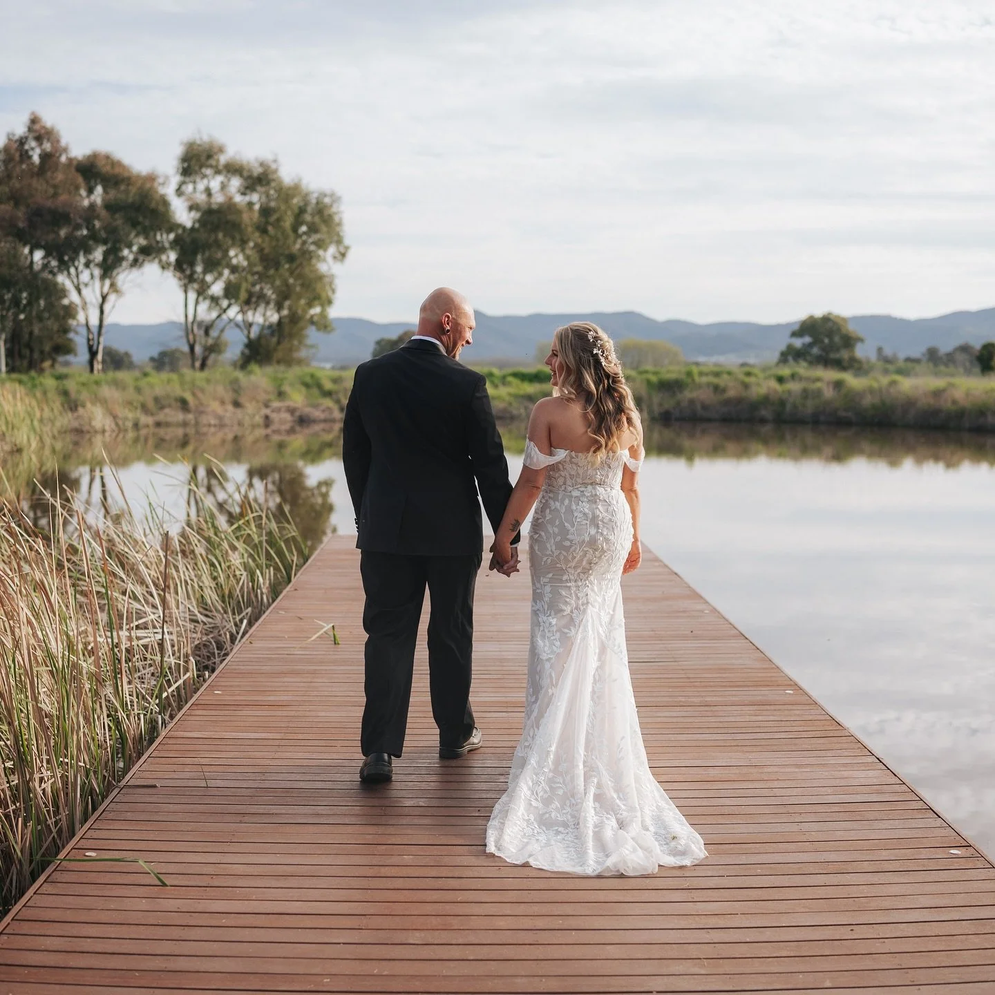 It&rsquo;s not often I get to go to a new location in Mudgee but Carly &amp; Dans wedding at @clovercellarsmudgee was a huge vibe! Definitely coming back here for some sundowners 🥂