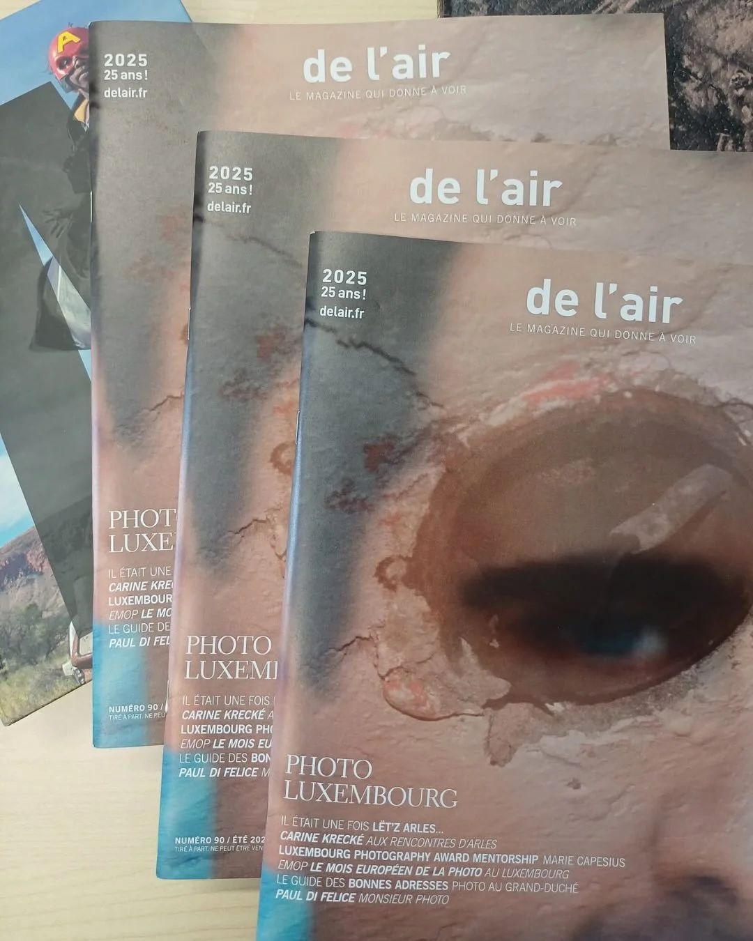 ✨ La sc&egrave;ne photographique luxembourgeoise &agrave; l&rsquo;honneur ✨

Merci au magazine de l&rsquo;air (@de_l_air_magazine) qui, &agrave; l&rsquo;occasion de son num&eacute;ro estival sp&eacute;cial 25 ans, a r&eacute;alis&eacute; un dossier c